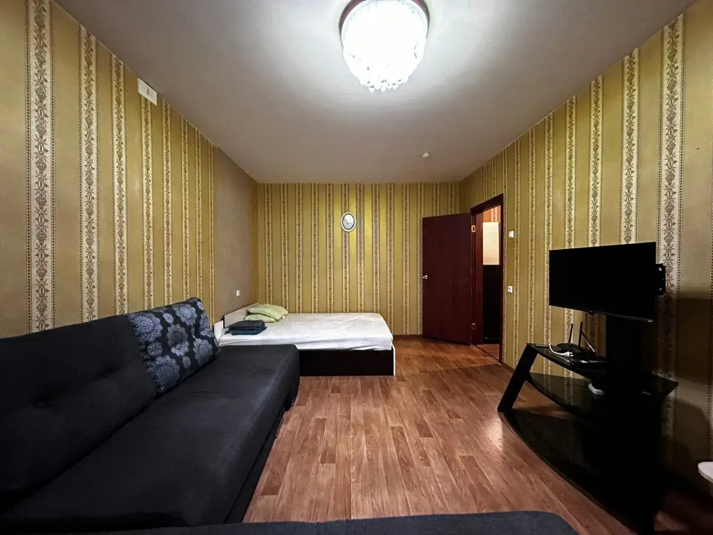 Квартира Современная квартира рядом с МНТК им. Федорова (Микрохирургия глаза) и СК Заря