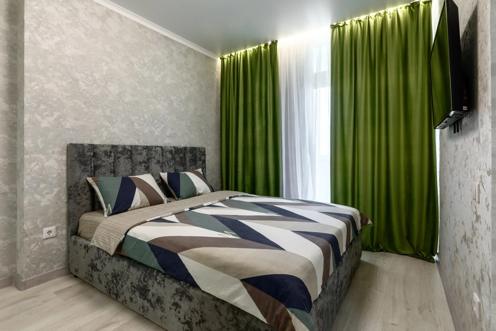 Апартаменты двухкомнатные LUX с шикарным видом на ДОН №9