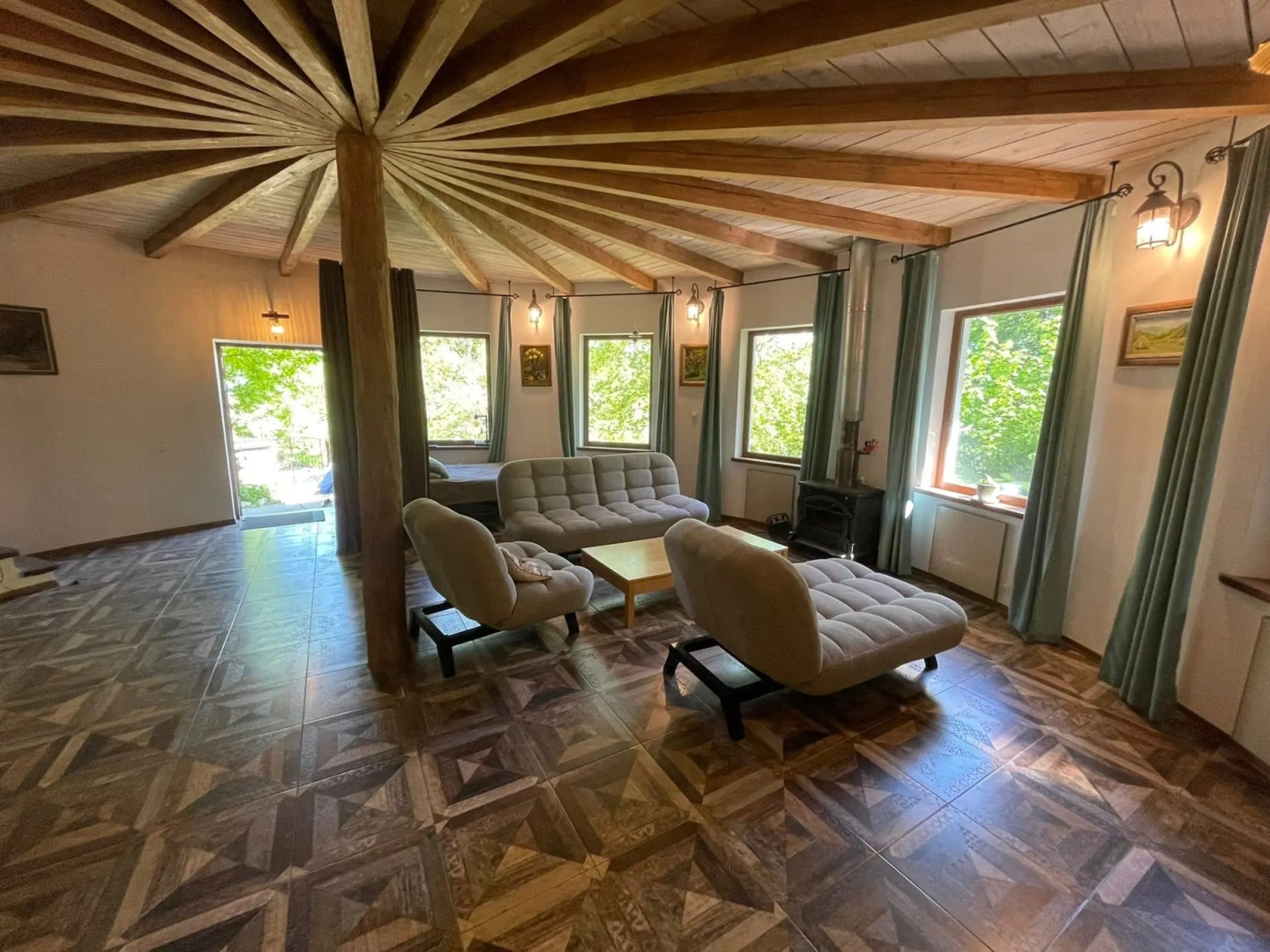 Круглый Дом в Горах