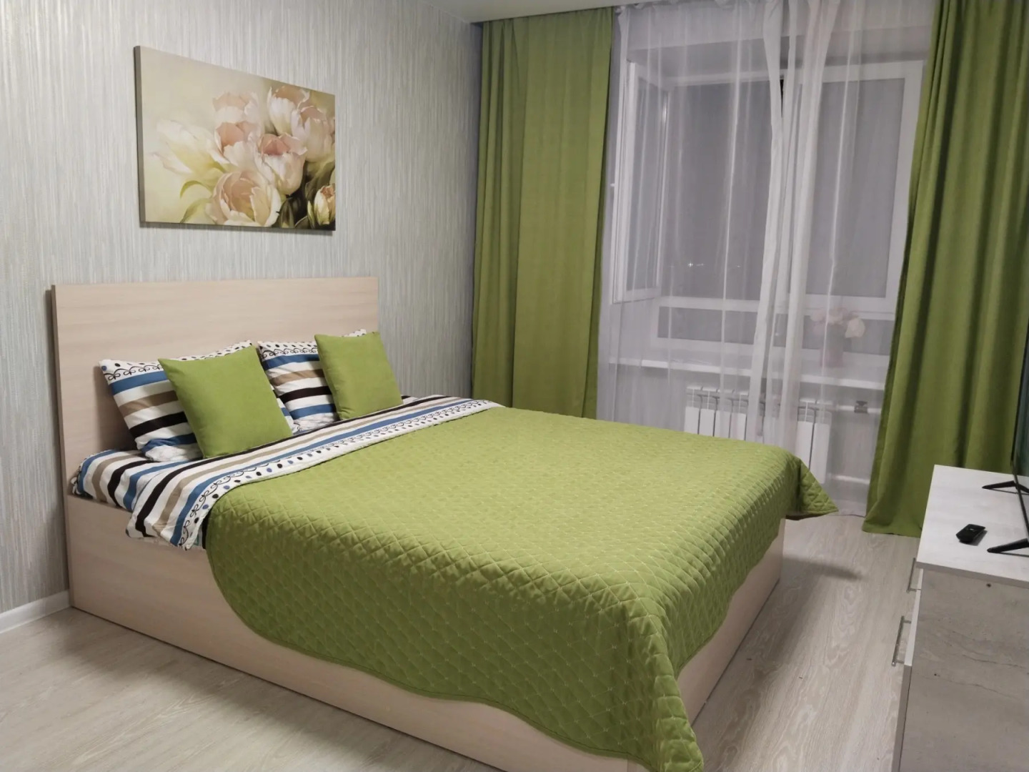 Апартаменты Монтана до 4 Чел на Возрождения 51 Пятница Сеть Посуточных Квартир