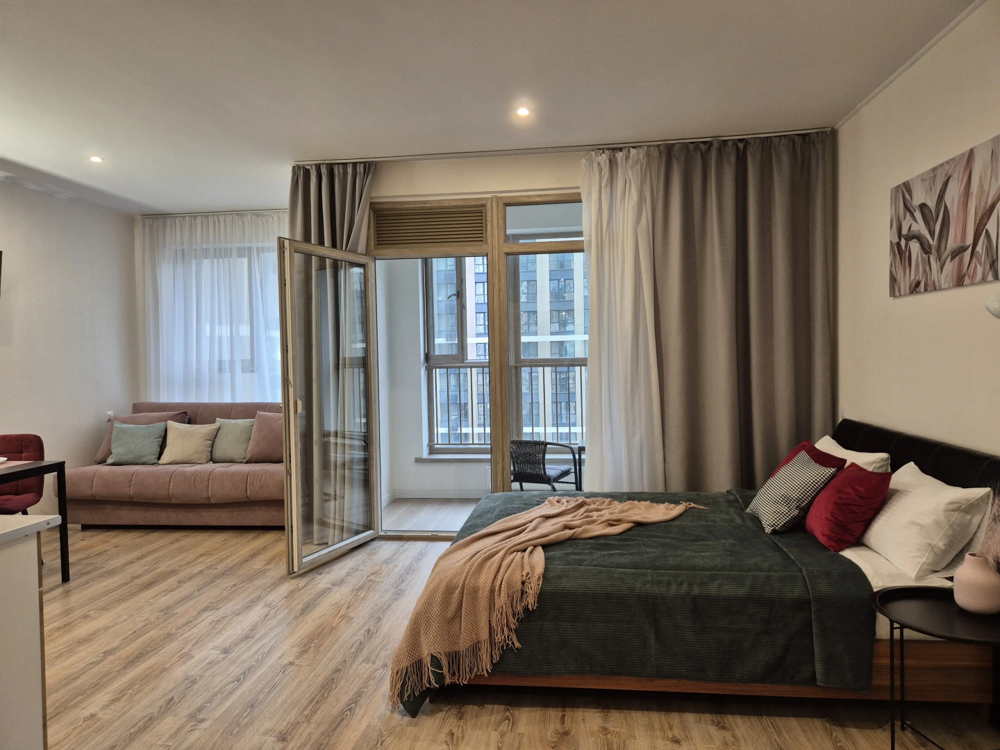 Квартира Студия с Теплой Лоджией у ТЦ Веер-Молл