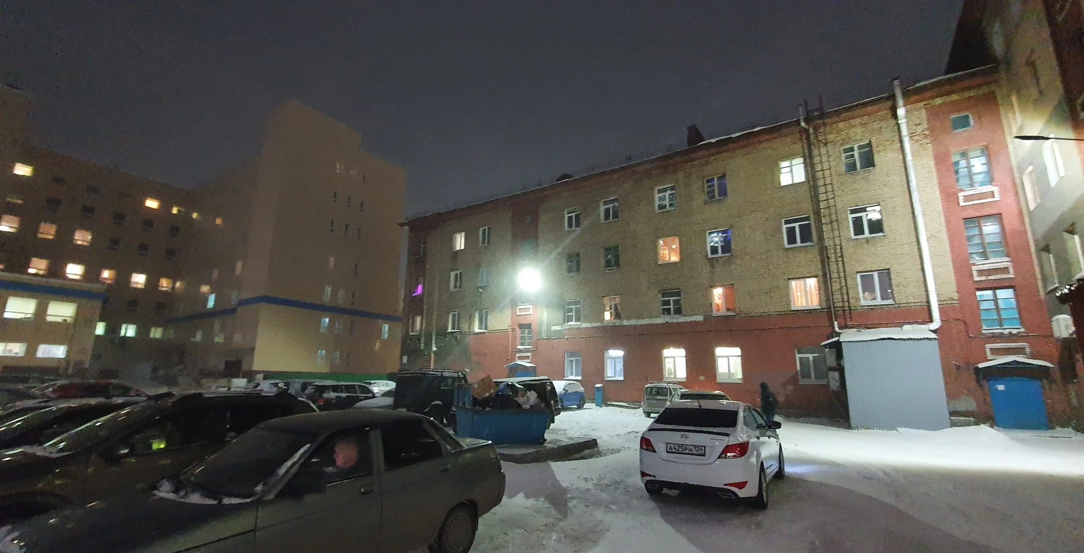 Апартаменты во Дворе Главного Офиса Норникеля