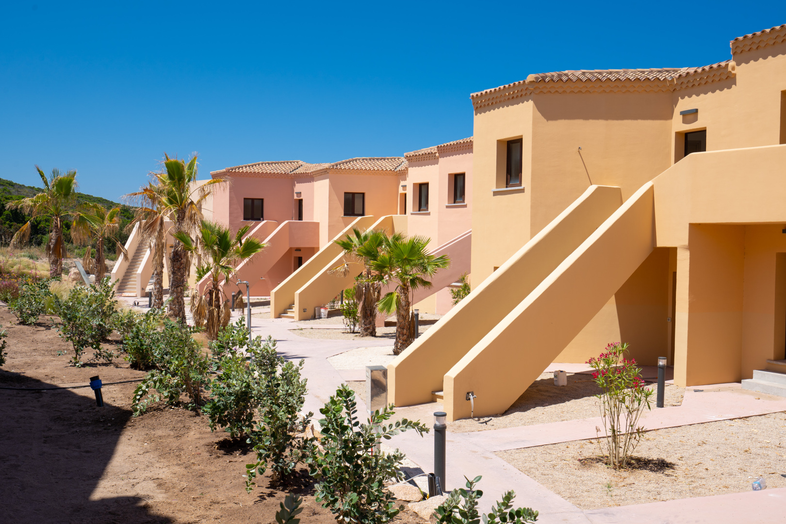 Отель Red Sun Village