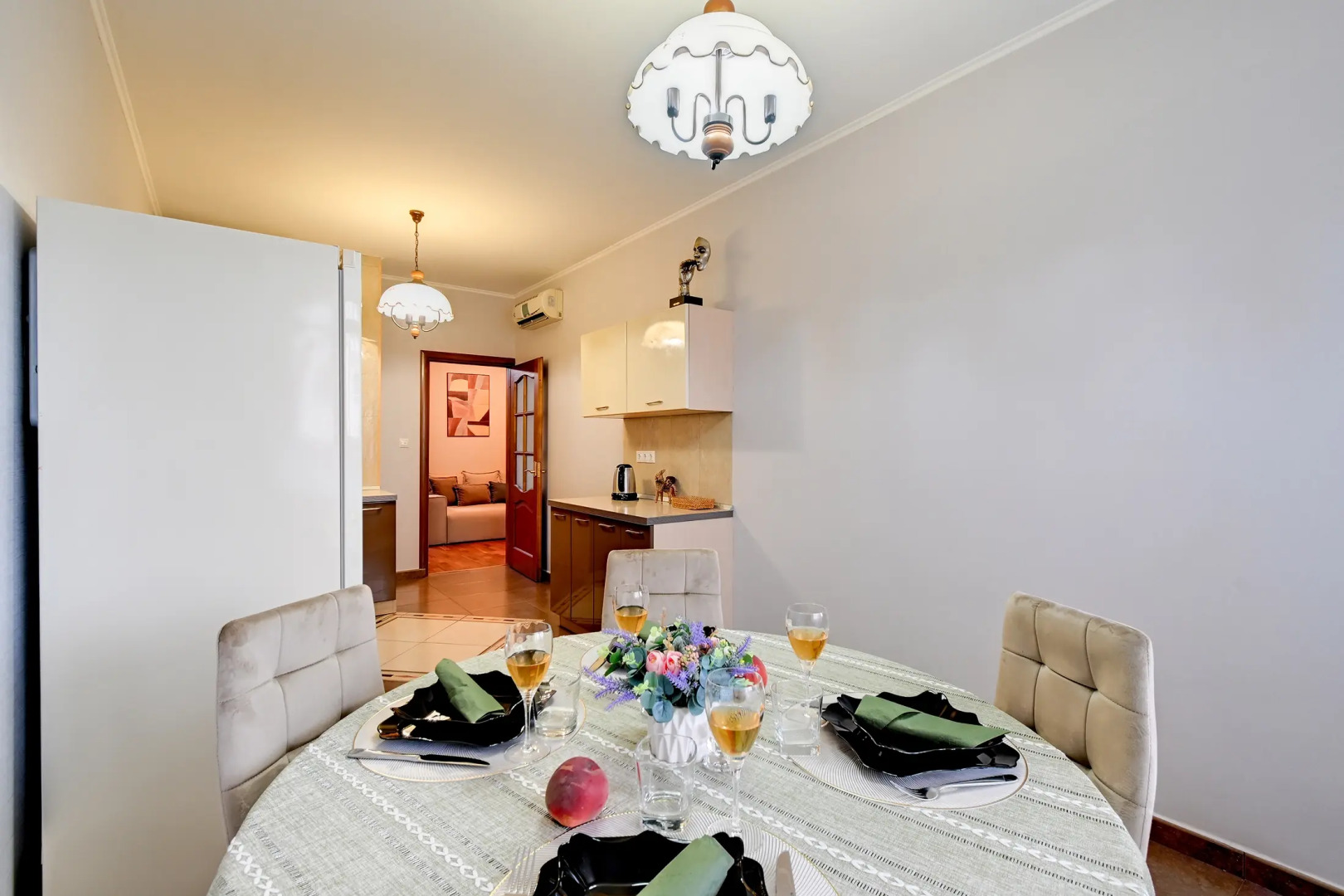 Квартира 7 мин от моря рядом с ТЦ Мандарин №43 до 8 чел Я на Море