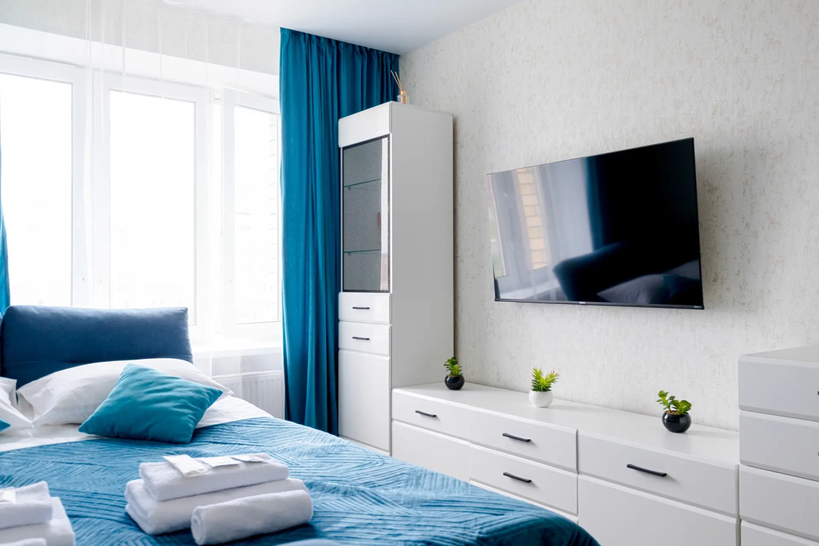 Квартира 1-к в новом мкр. на Новогородской 15 от RentAp, 4 сп.места