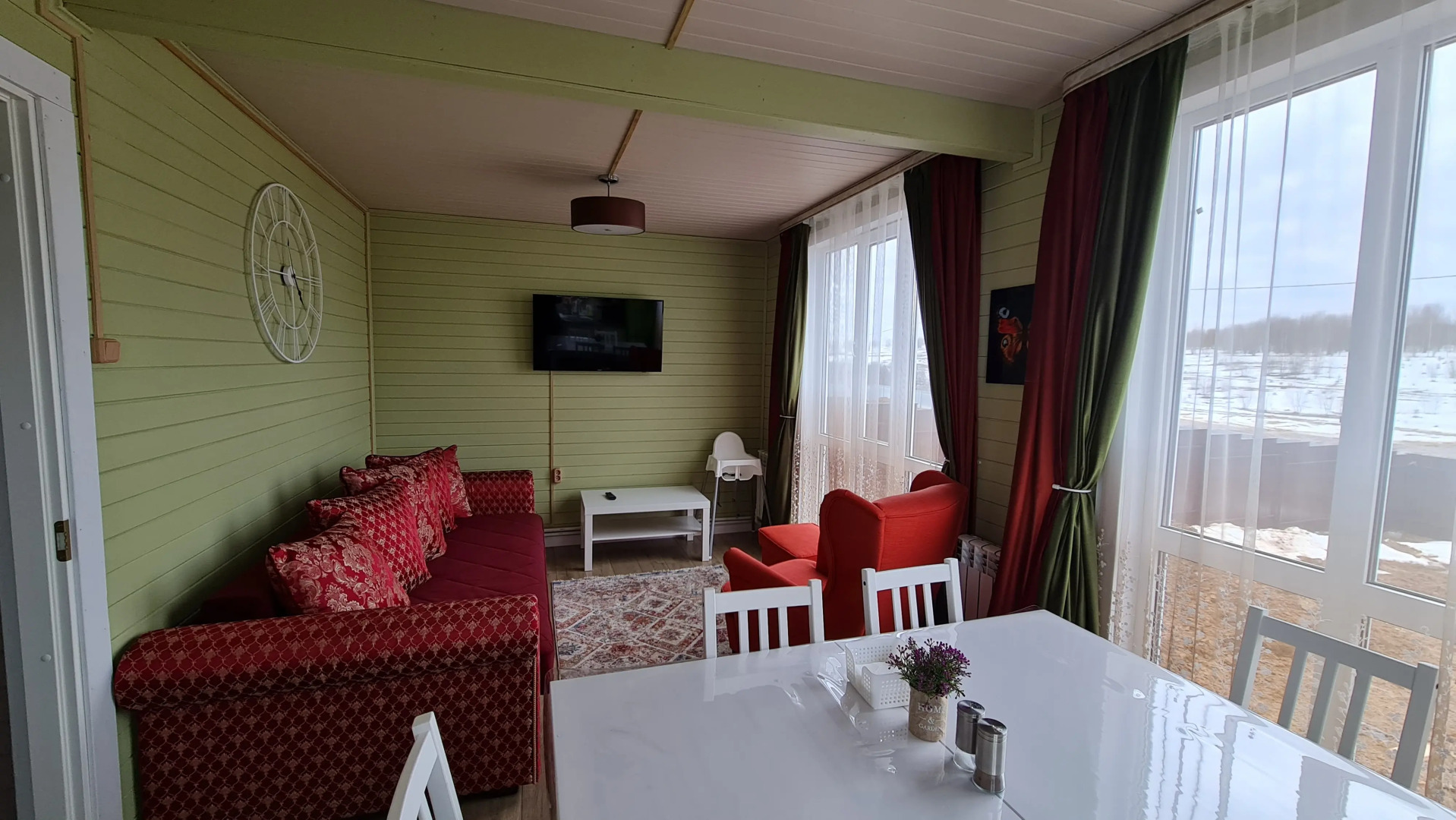 Частный Дом с Красным Залом