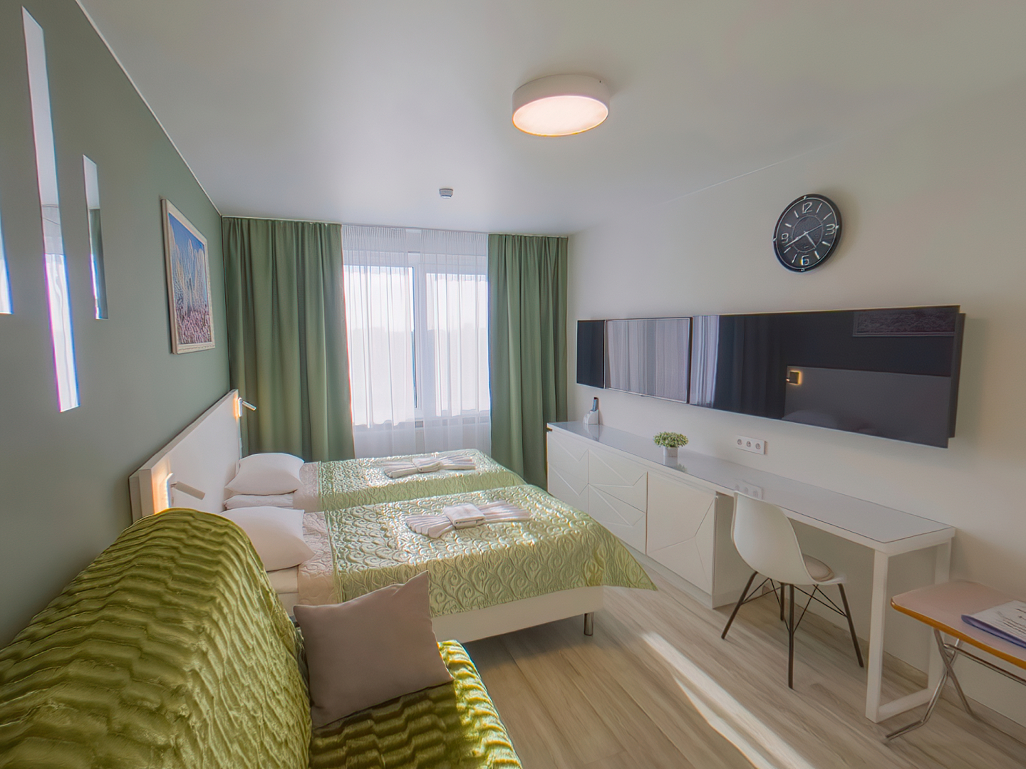 Апартаменты White pearls на Салова 61