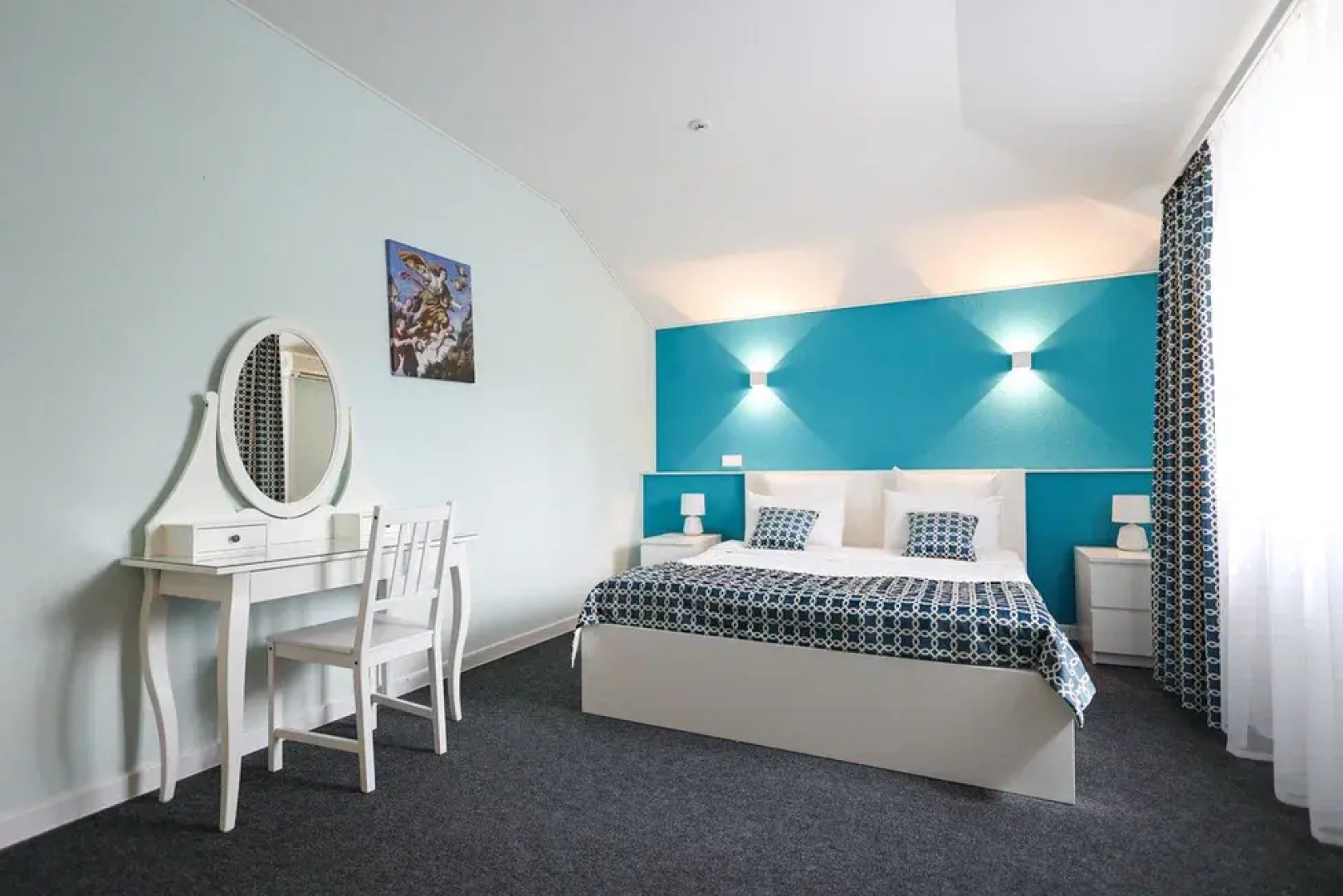 Отель Монарх