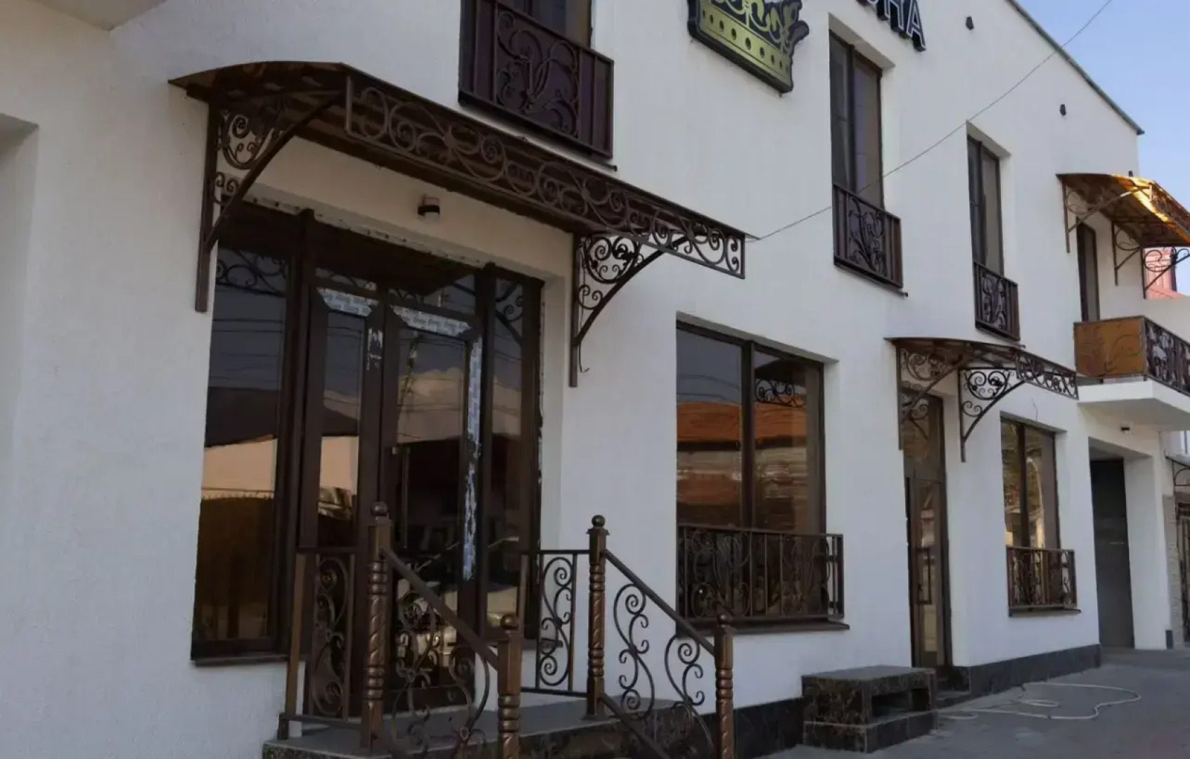 Отель Корона