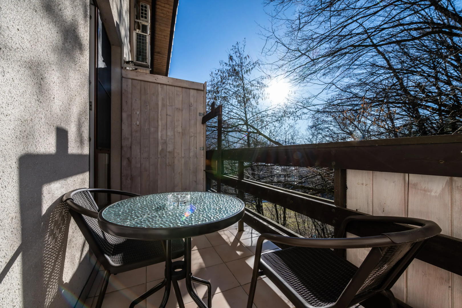 Апартаменты Оплот - Бюджетные с балконом 10