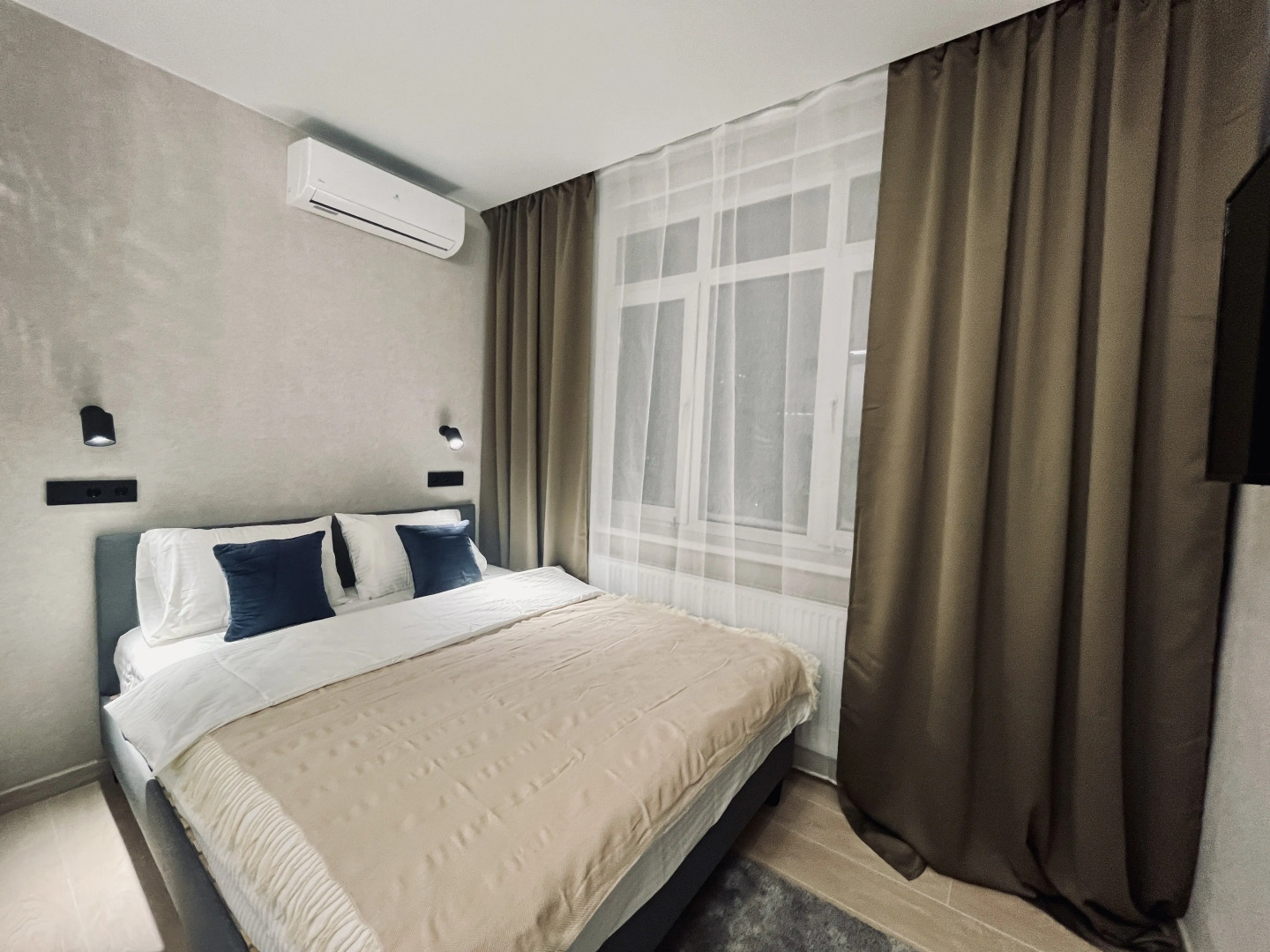 Апартаменты Unique Apart Бисквит рядом с Ледовой ареной Груздева, КРИРПО и ТЦ Гринвич на Молодежном 19а