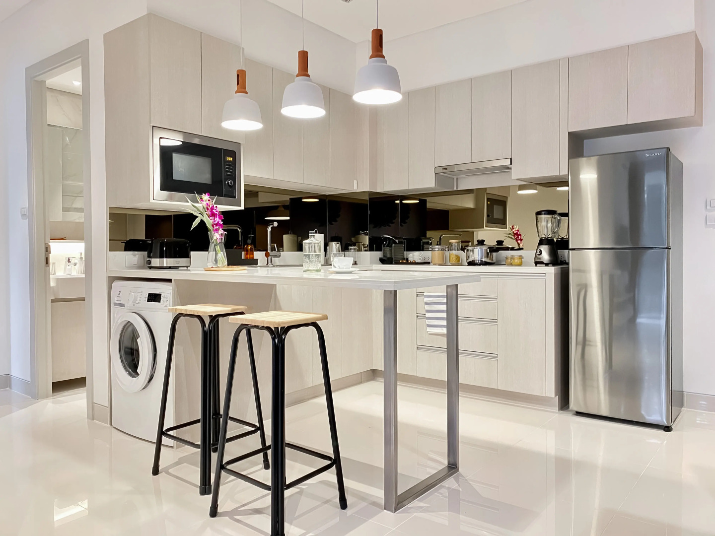 Апартаменты 2 спальни с видом на озеро в шаге от моря