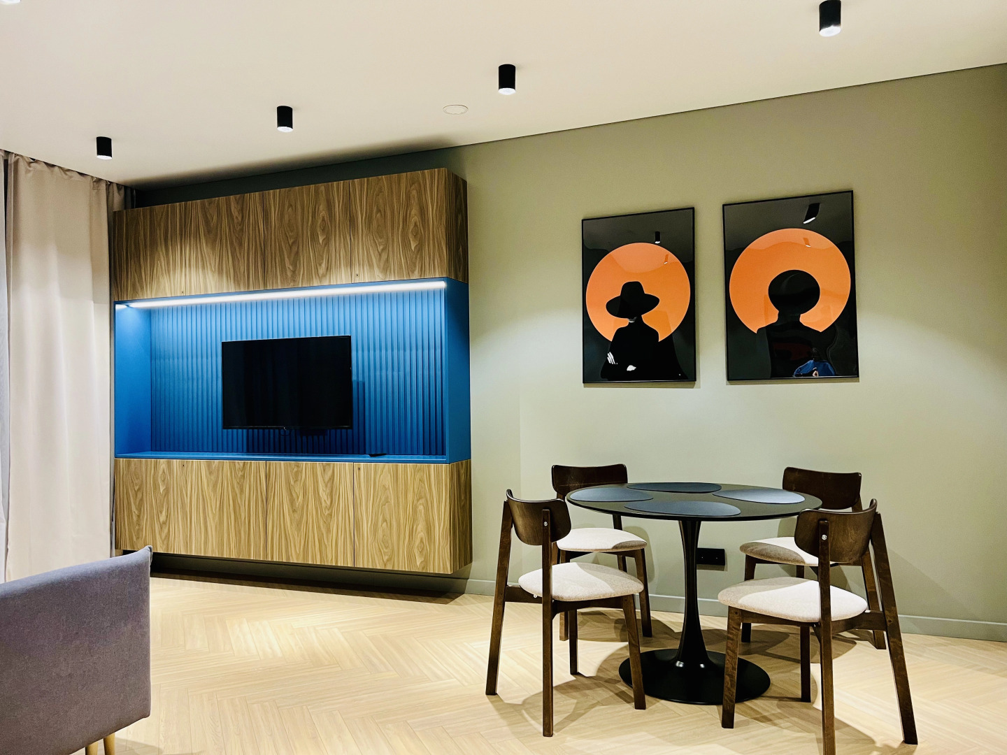 Апартаменты UzorApart Стильная дизайнерская квартира, центр, набережная, парковка