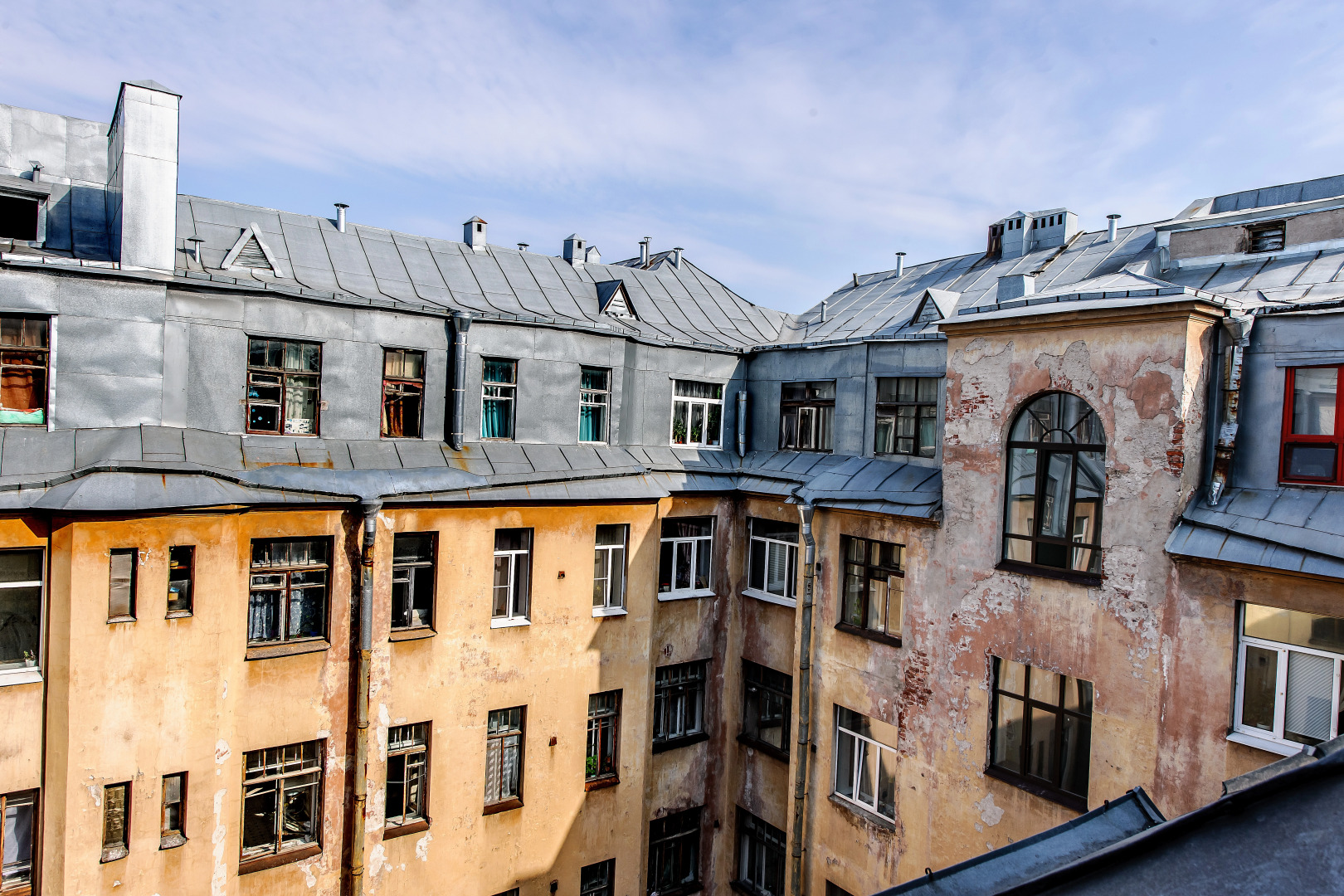 Апартаменты Яркий Лофт с видом на крыши