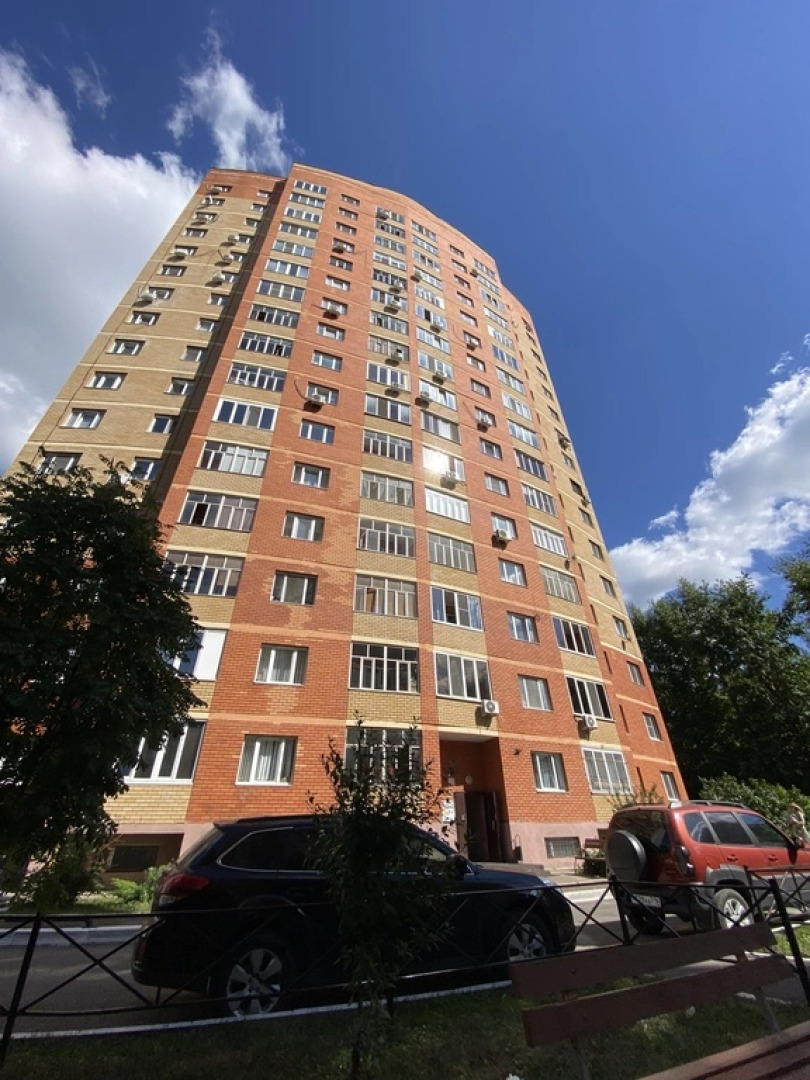 Апартаменты Уютные 2х комнатные недалеко от центра и метро