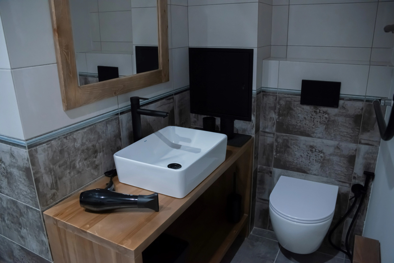 Апартаменты Улучшенные с Балконом 4