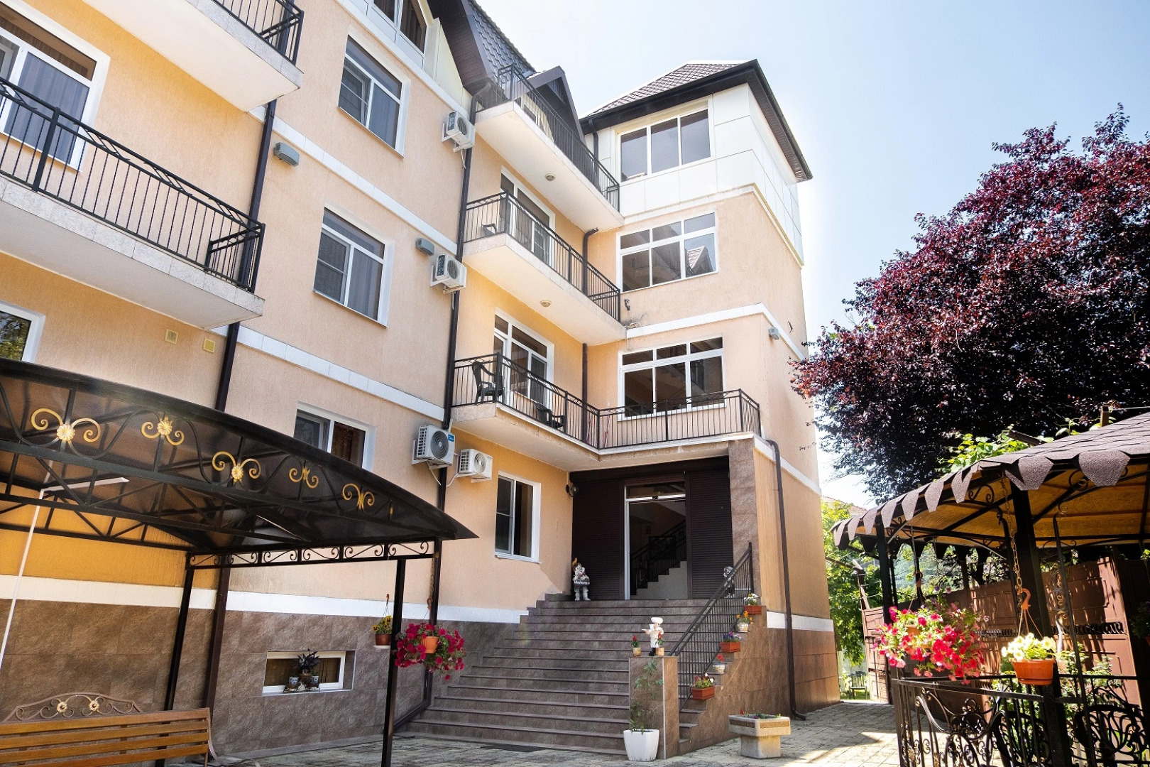 Отель Кипарис