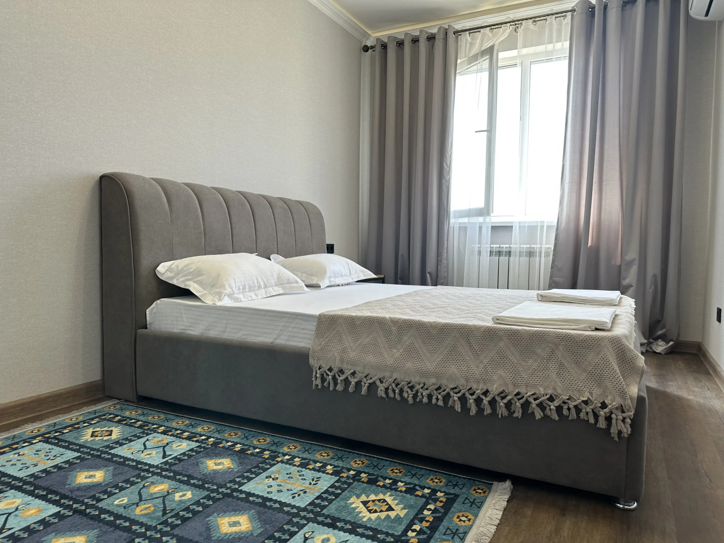 Апартаменты "Эленика" Двухкомнатая квартира в Махачкале с видом на озеро и мечеть