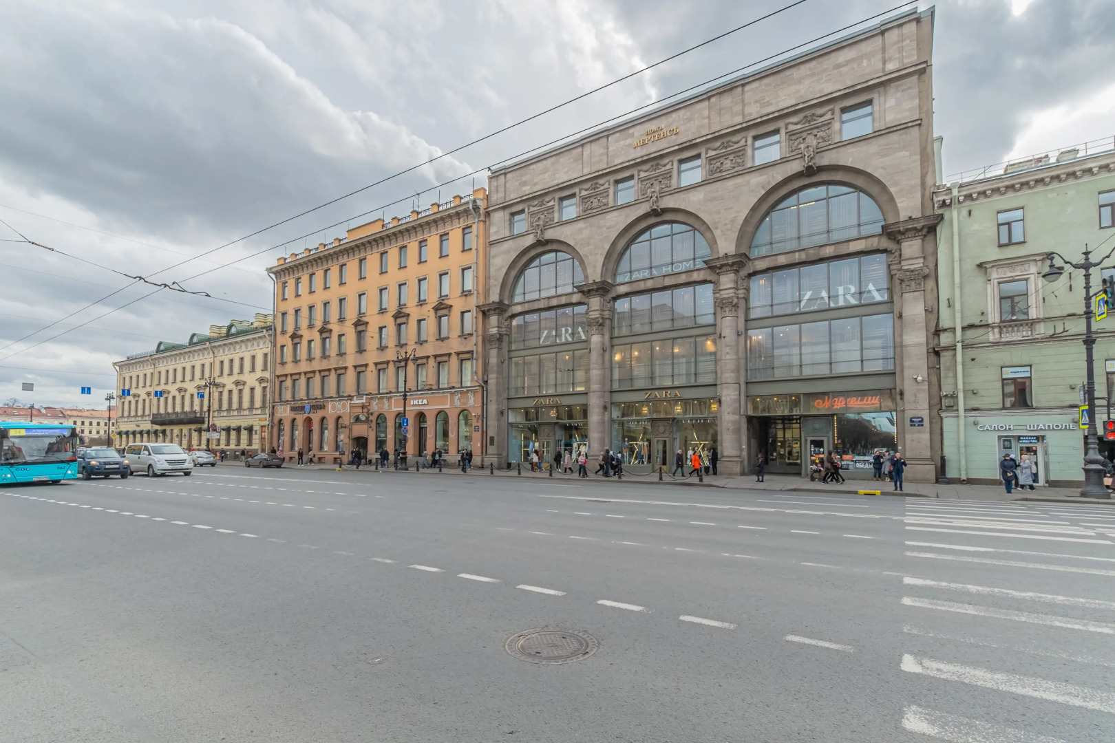 Апартаменты с Видом на Невский