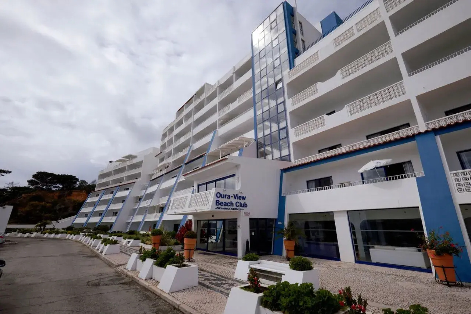 Апарт-Отель Grand Muthu Oura View Beach Club