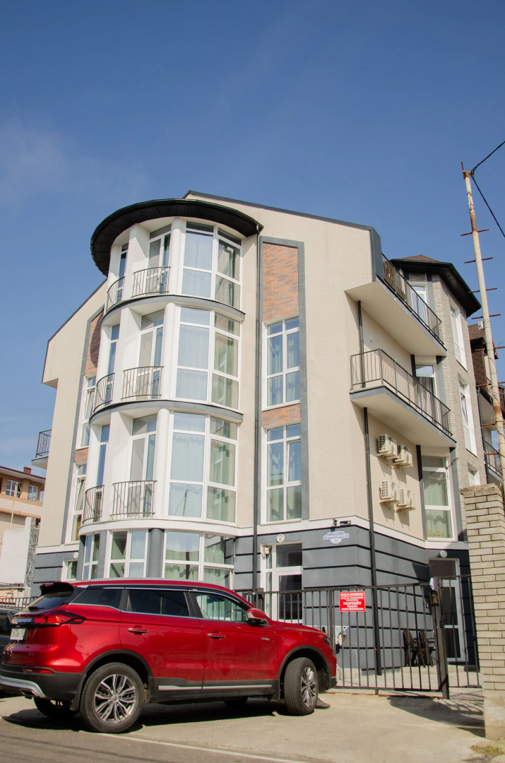 Квартира уникальная студия со своим балконом и видом на море