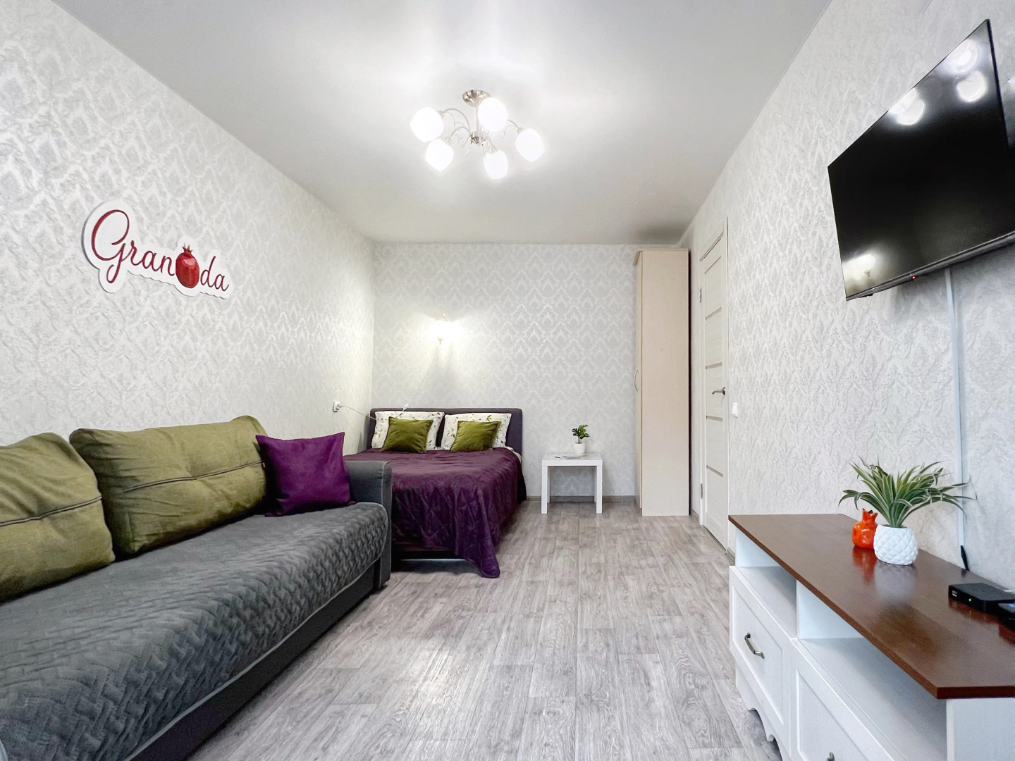 Апартаменты "Granada" уютная однокомнатная квартира в центральной части города