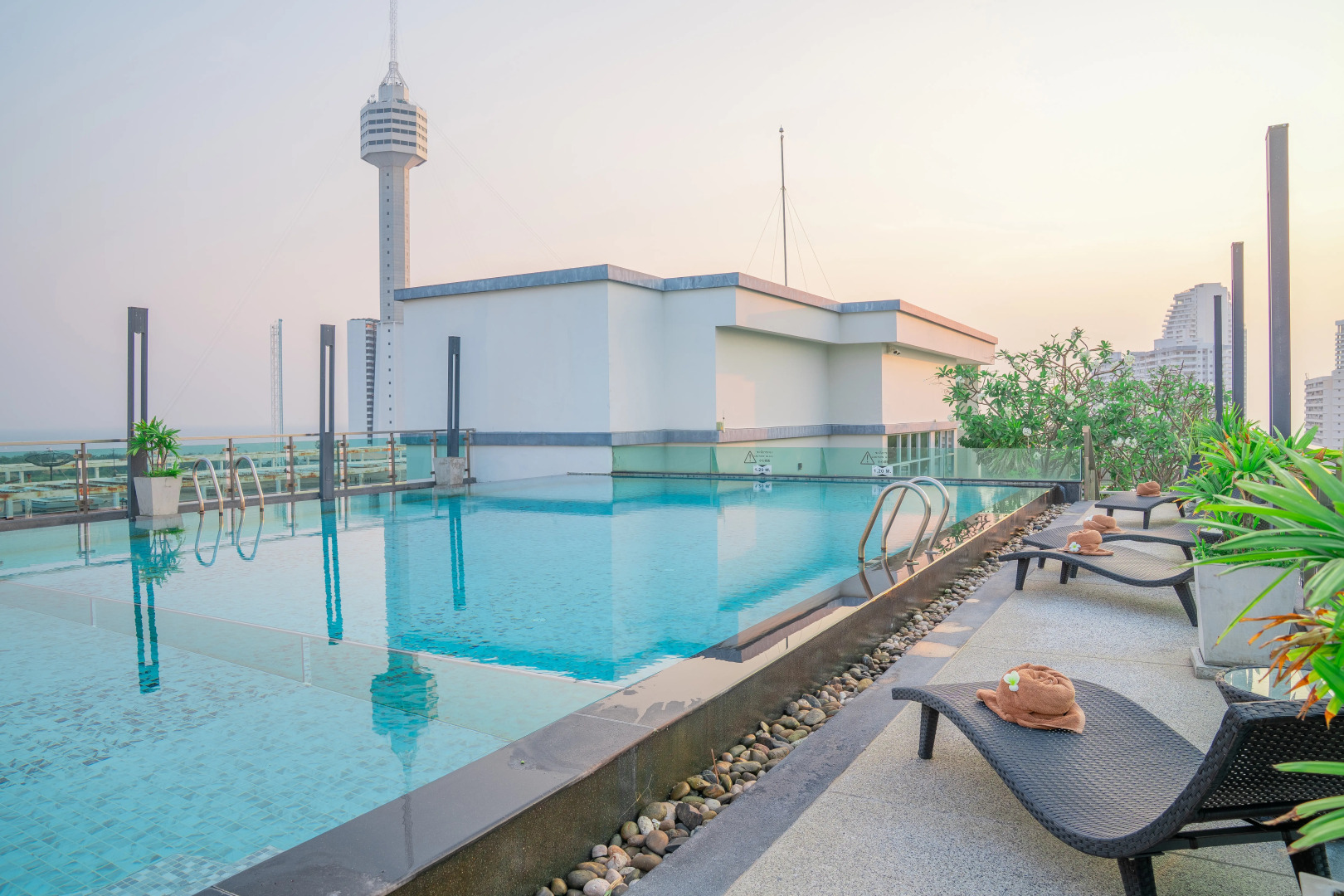 Отель Royal Prince Resort Pattaya