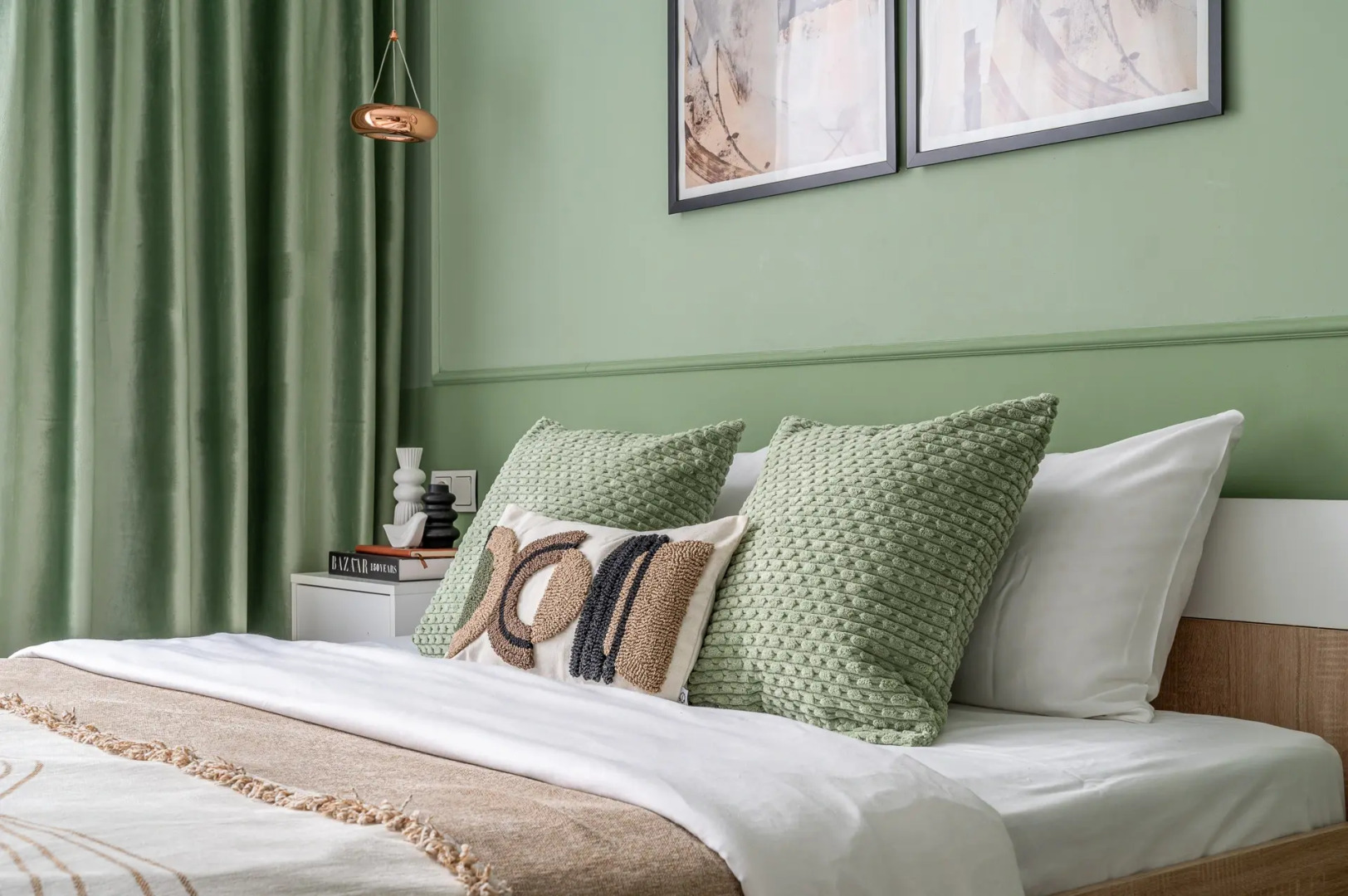 Студия у Метро Космонавтов