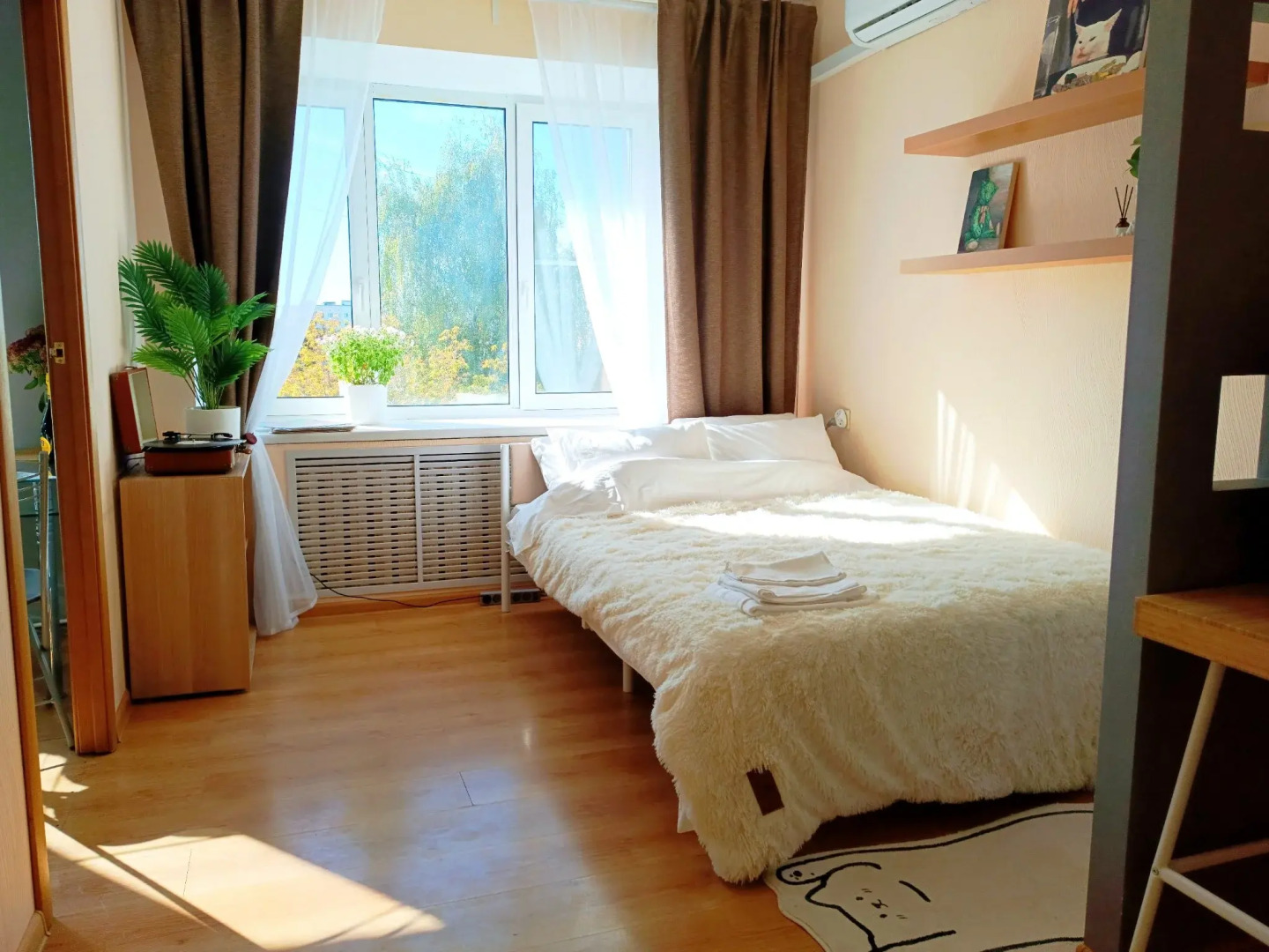 Квартира Светлая и уютная квартира с ламповой атмосферой и видом на закат