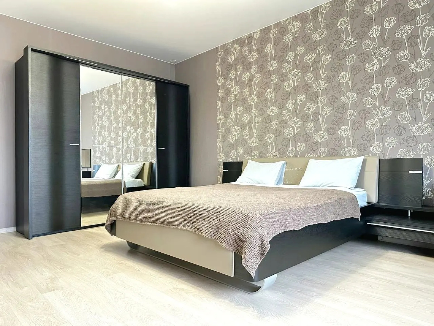 Квартира Трехкомнатная в центре на Орджоникидзе рядом с Набережной