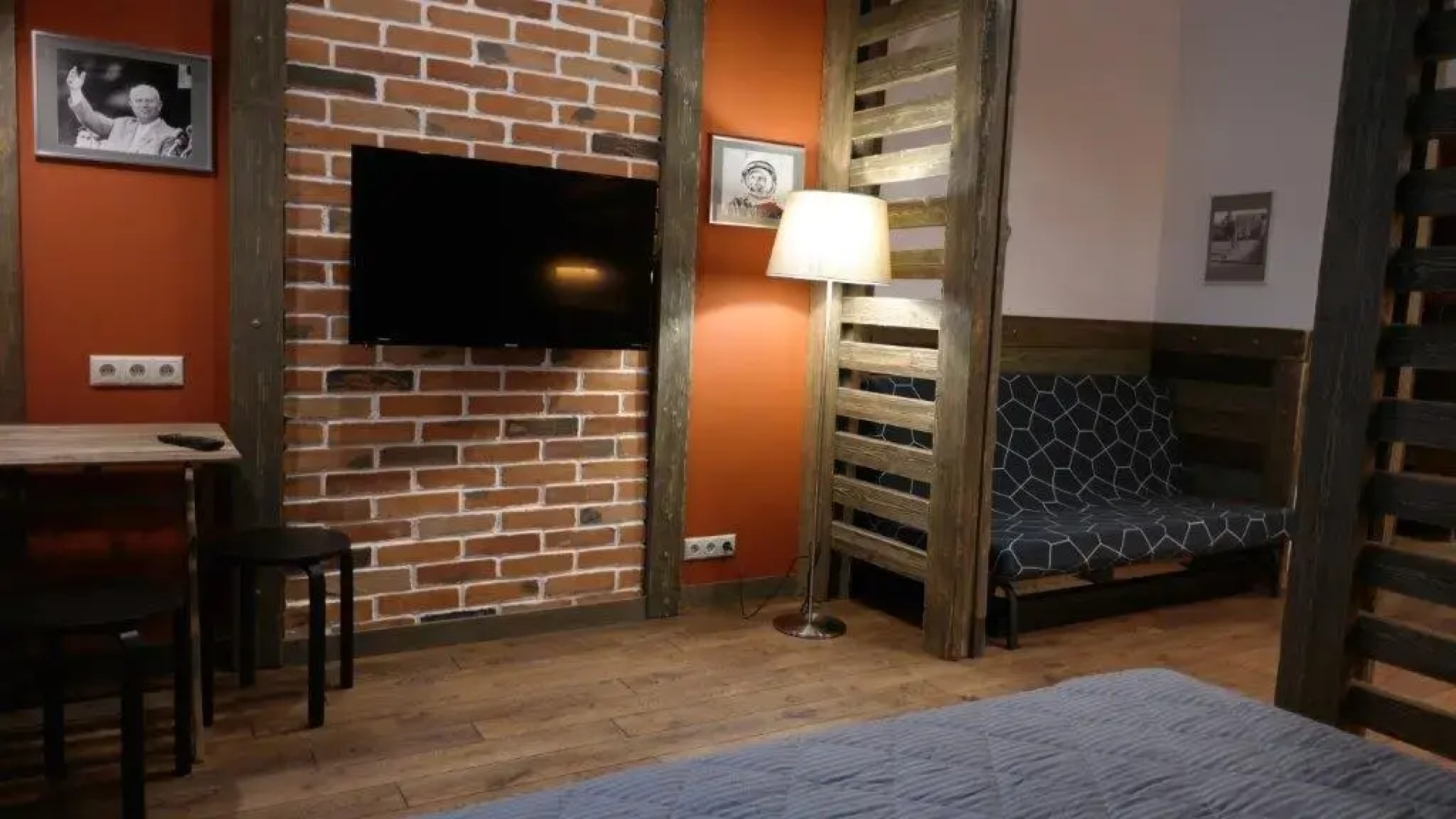 Апартаменты в Центре Города у Нарымского Сквера 2