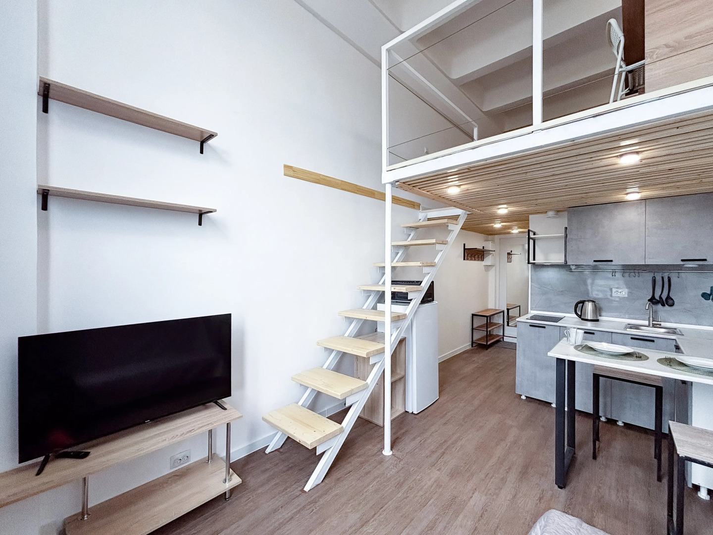 Апартаменты Студия два уровня