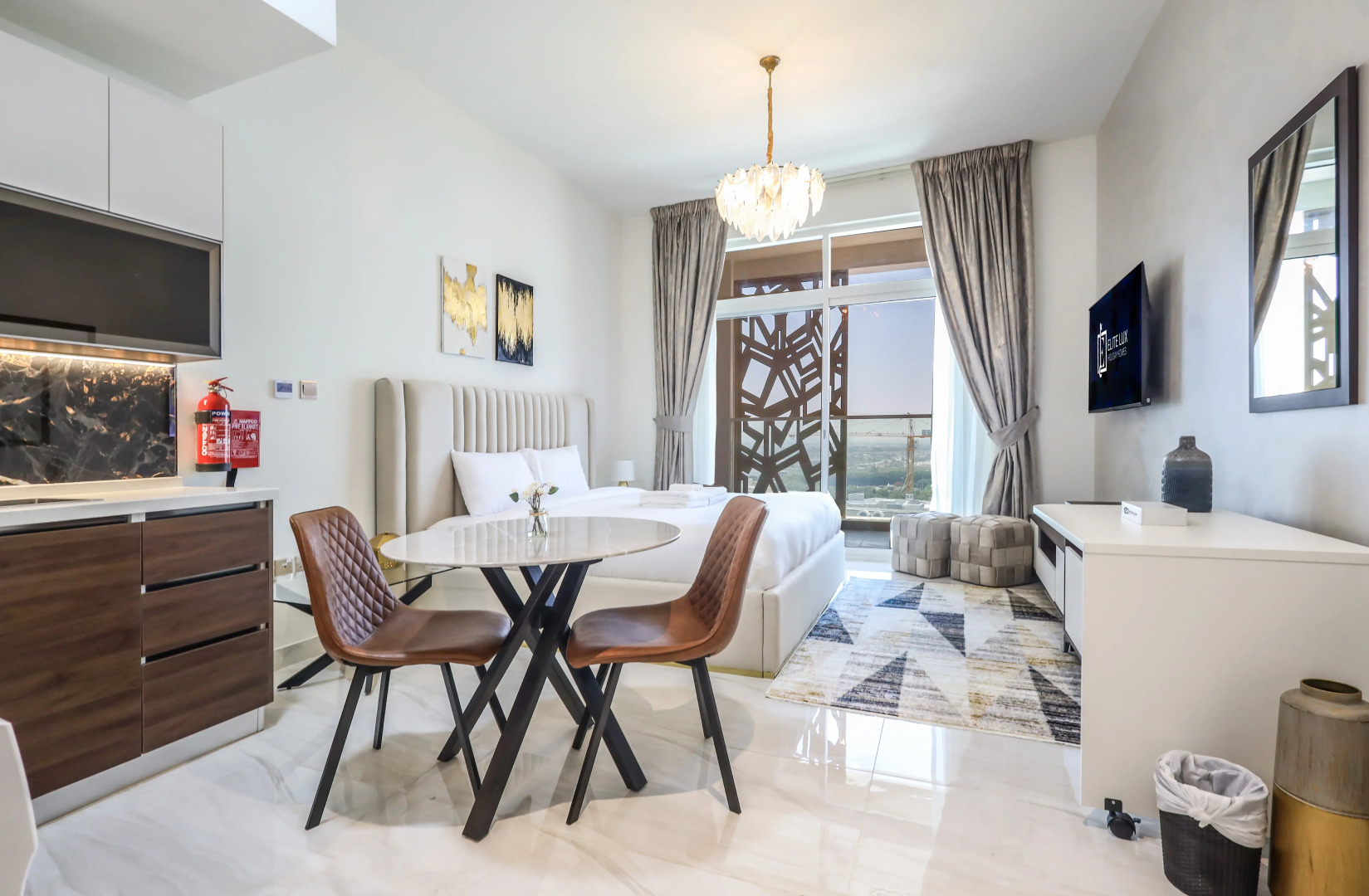 Apartments Elite Lux Holiday Homes - Jewelz Residences Studio in Arjan