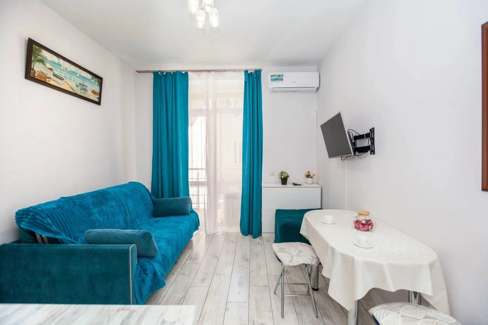 Апартаменты У Моря С Бассейном в ЖК Солнечный/28Б