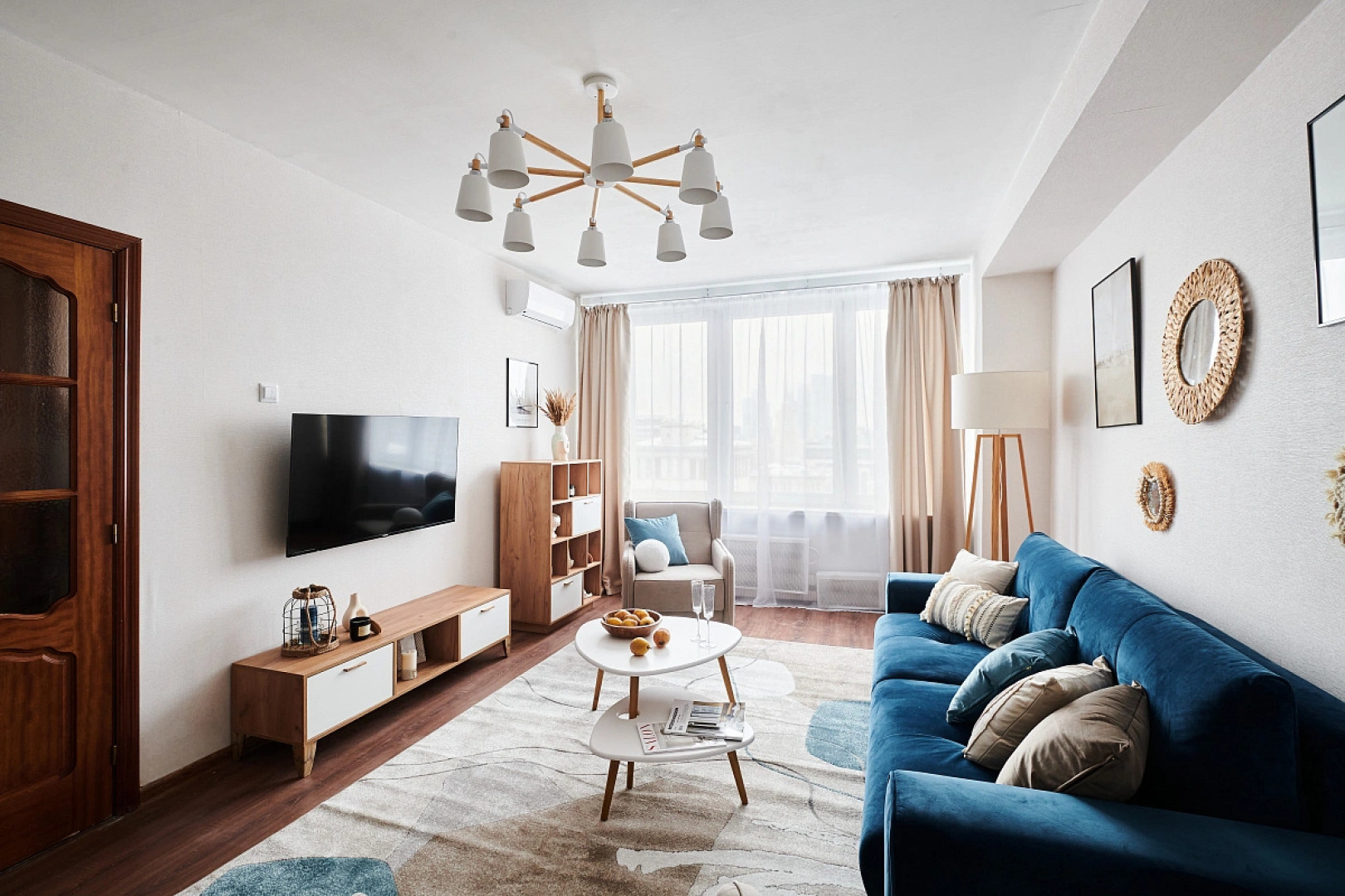 Квартира GM Apartments Стильная Трехкомнатная с видом на Новый Арбат