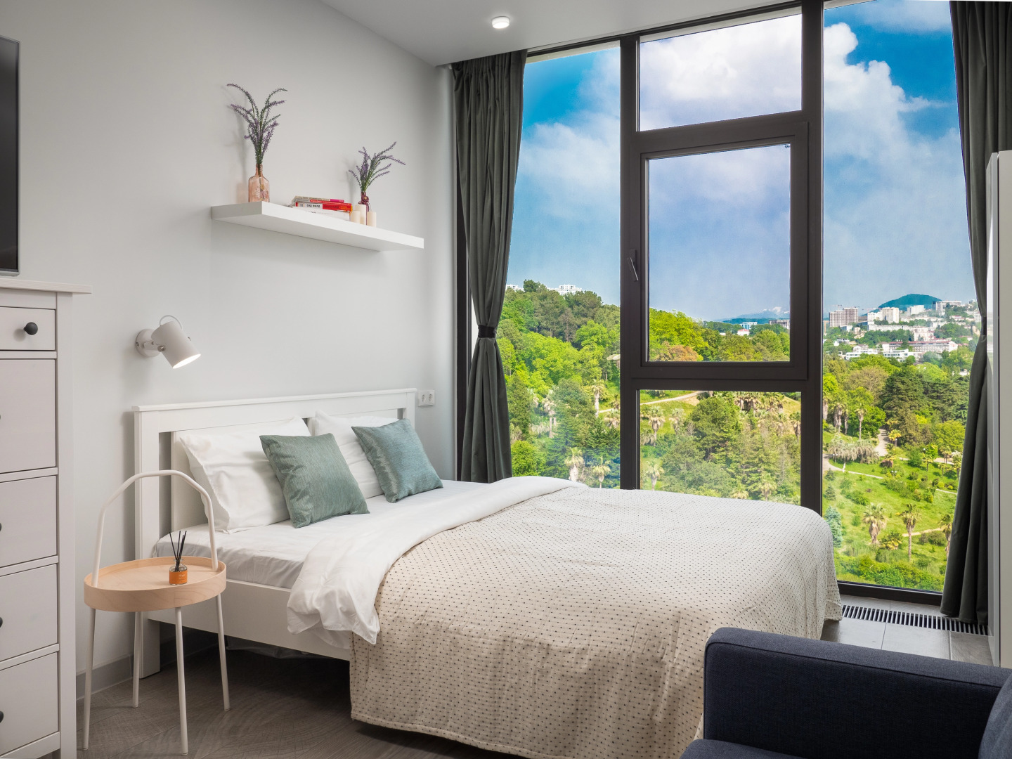 Квартира Дизайнерская с Видом на Море и Дендрарий