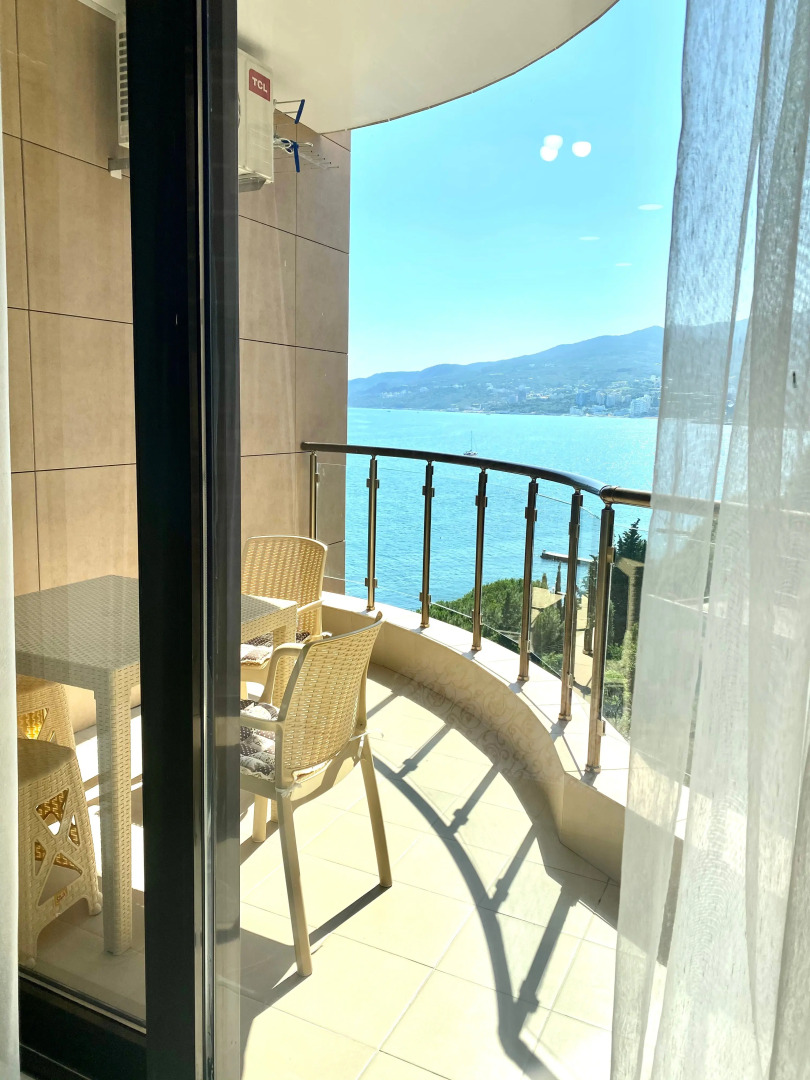 Апартаменты с Видом на Море Пляж Изумрудный