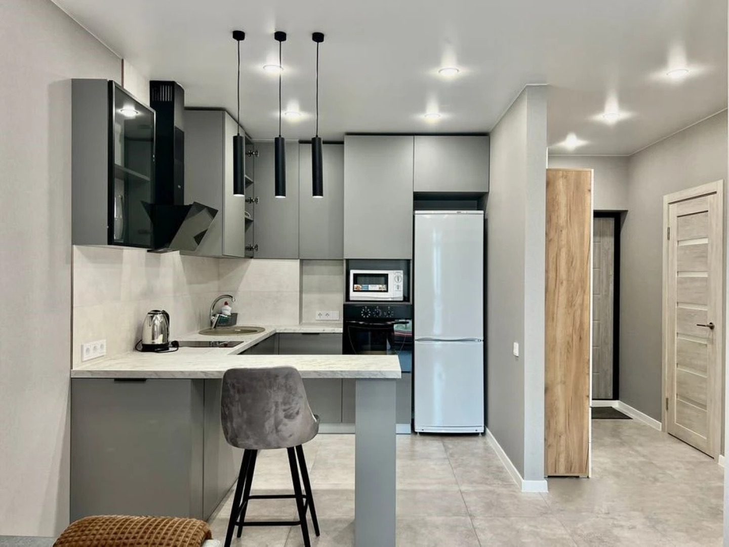 Апартаменты двухкомнатные улица Леонида Левина 2