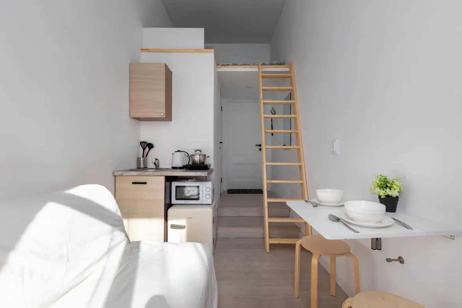 Апартаменты Обводный 203 (1)