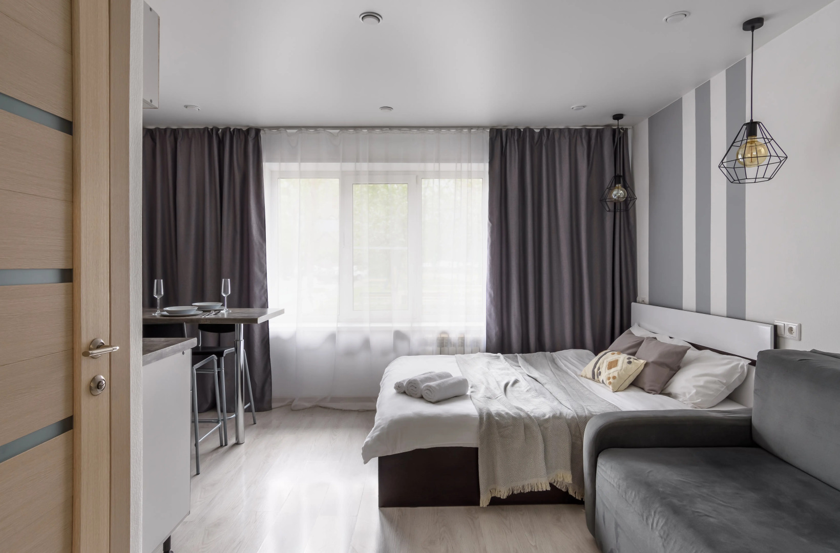 Апартаменты KrasLoft на Взлётной на 4 гостей