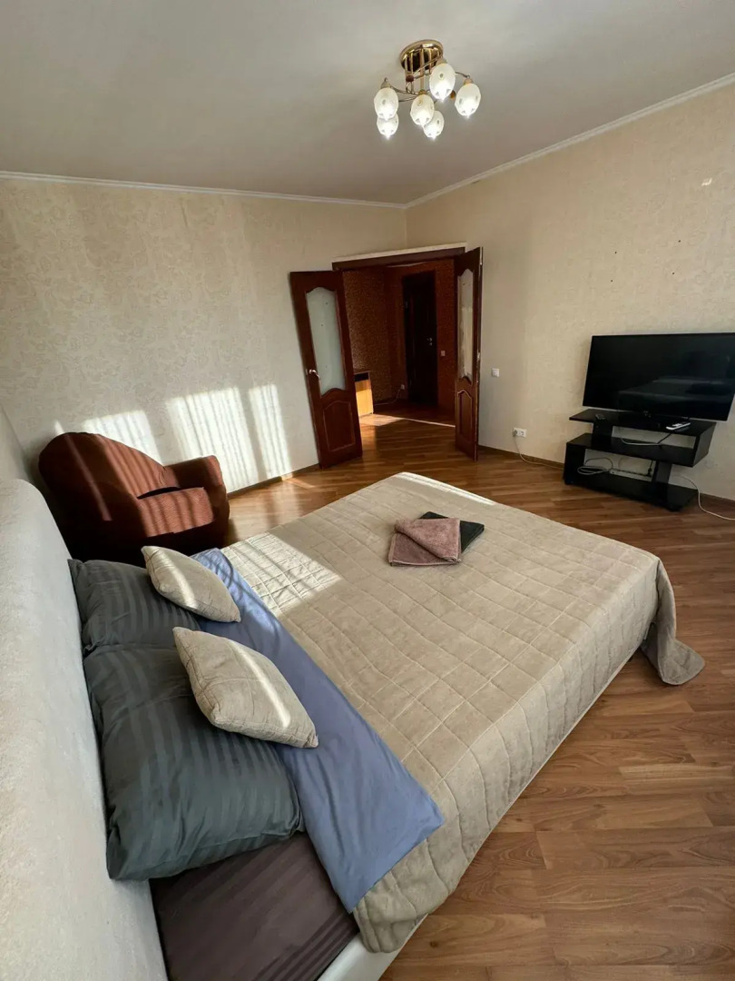 Апартаменты Мориса Тореза 79-38