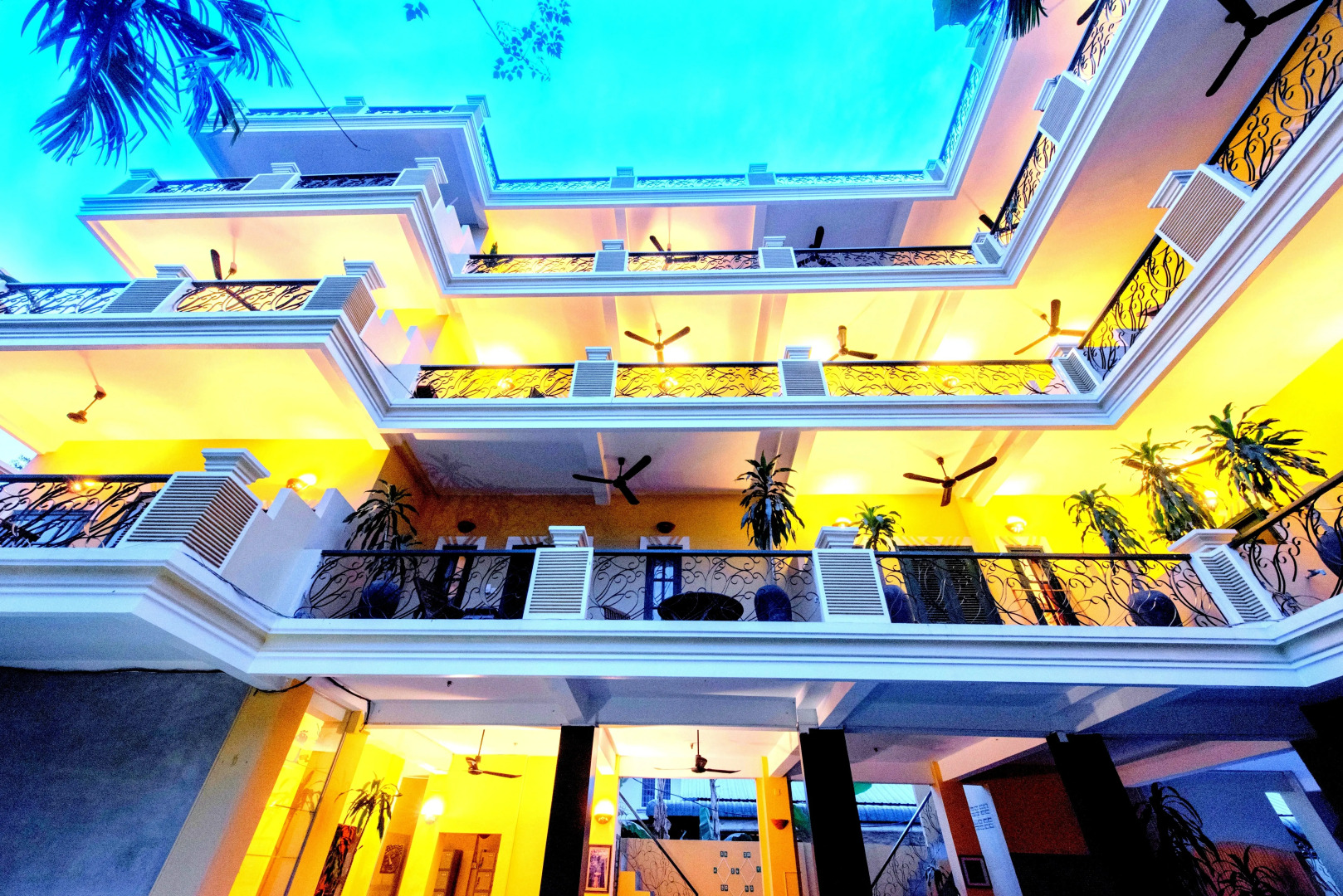 Отель Golden Banana Residence