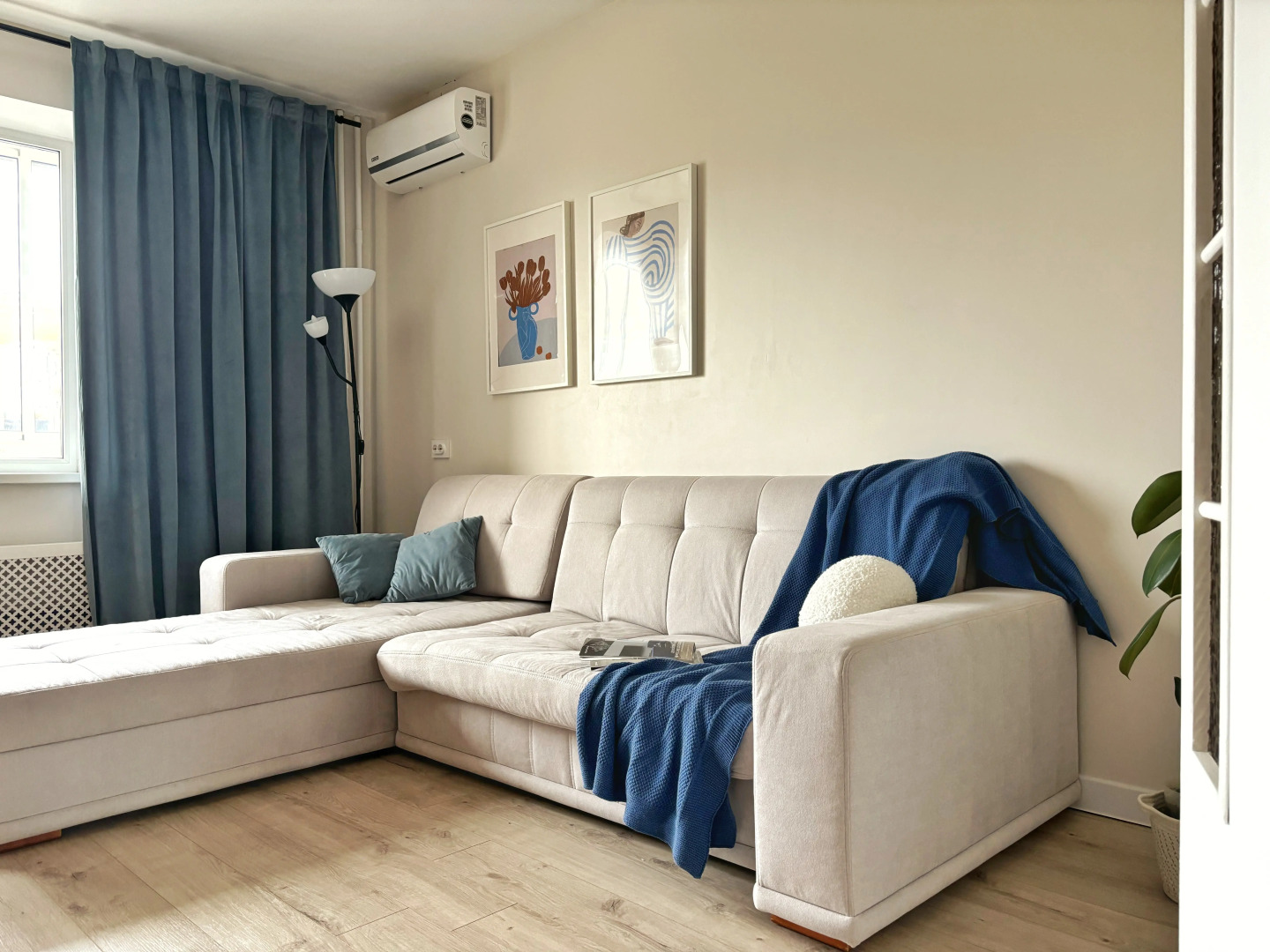 Квартира на Тополиной аллее с просторной кухней