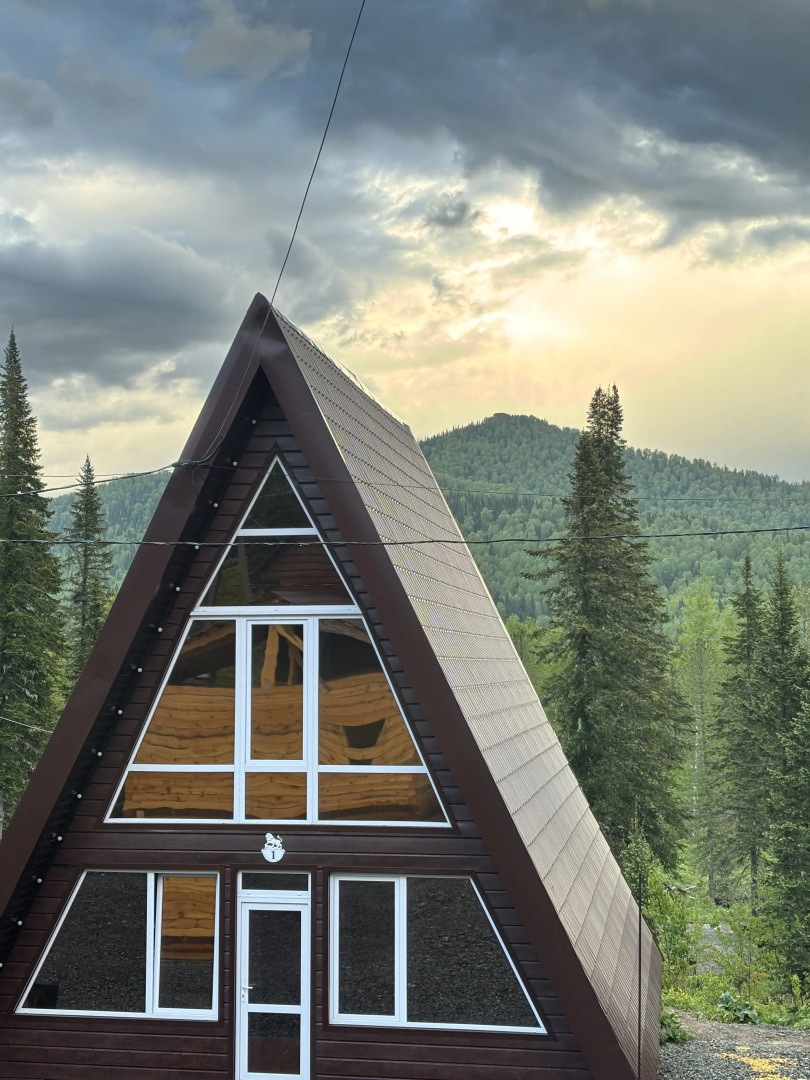 Частный дом A-frame большой