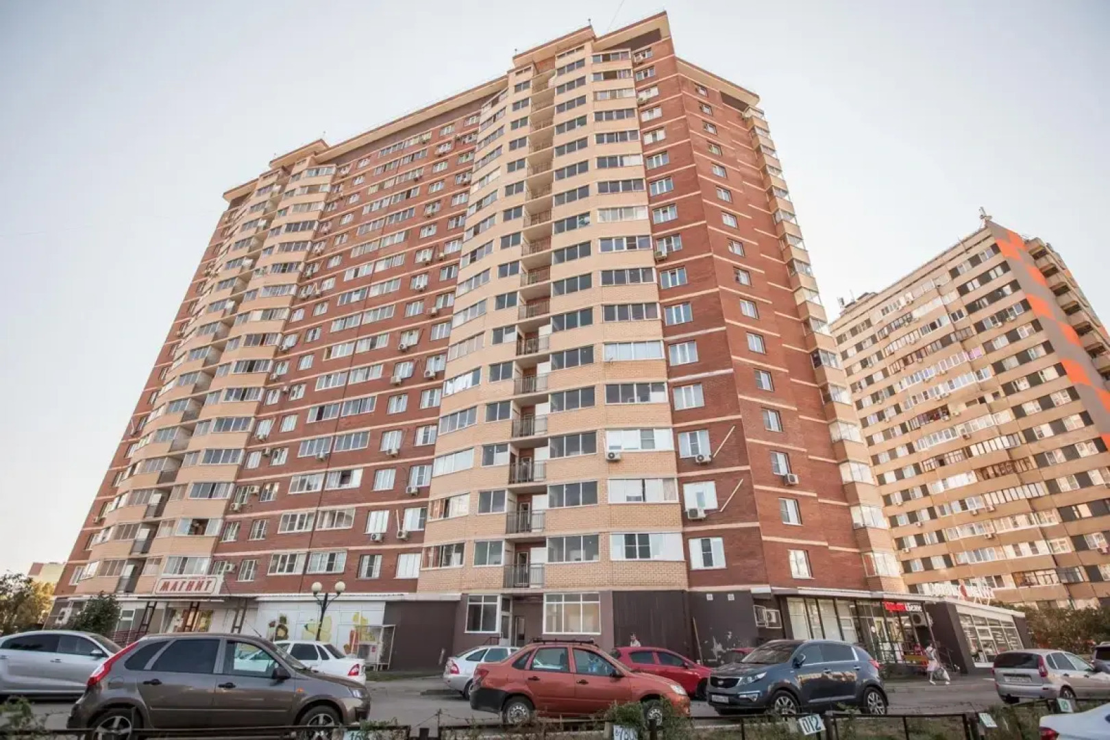 Апартаменты Золотой Шар на 70 лет Октября 1