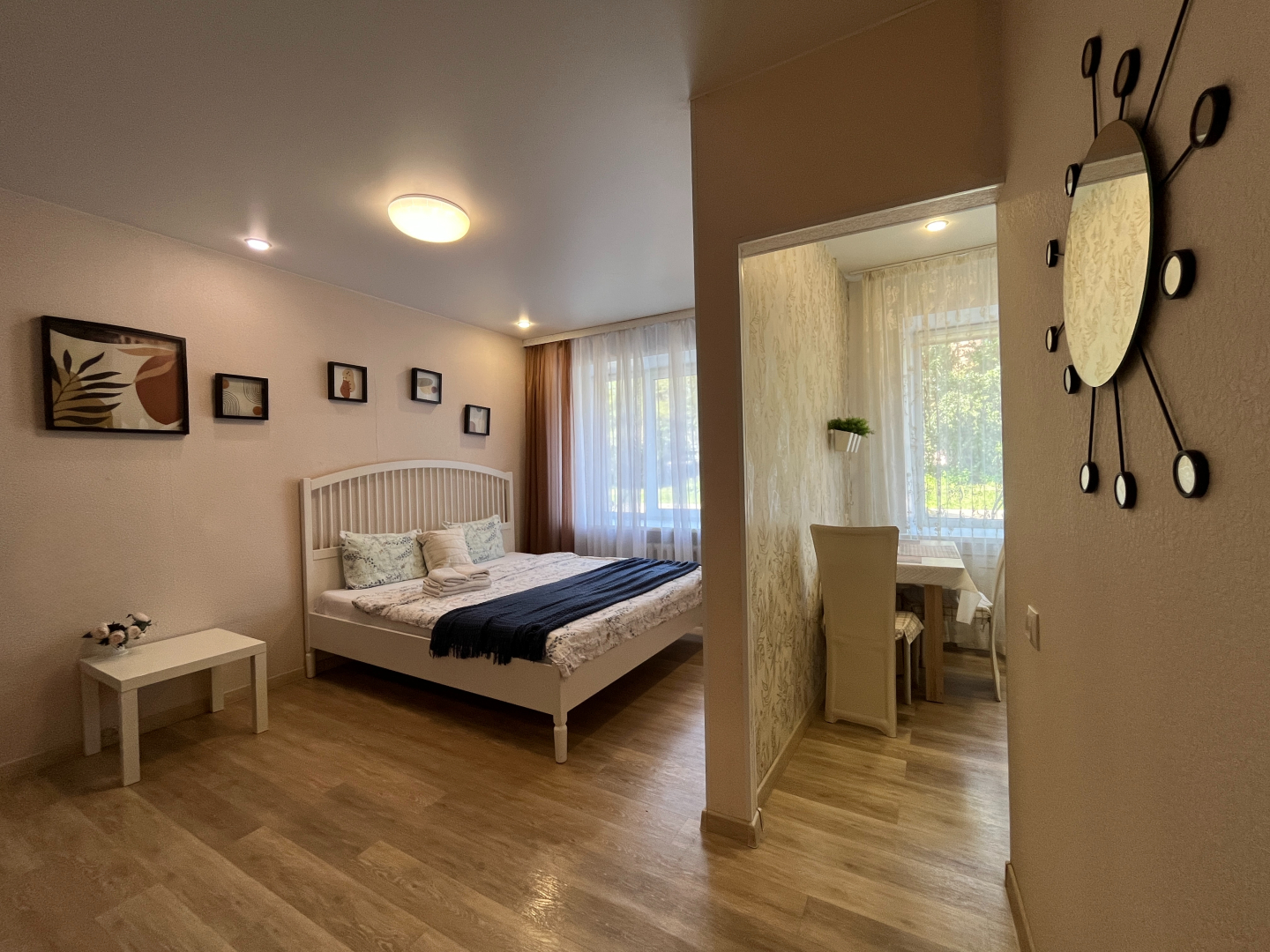 Апартаменты Unique Apart Каштан рядом с РИАцентром, КузГТУ и кинотеатром Космос на Демьяна Бедного 3