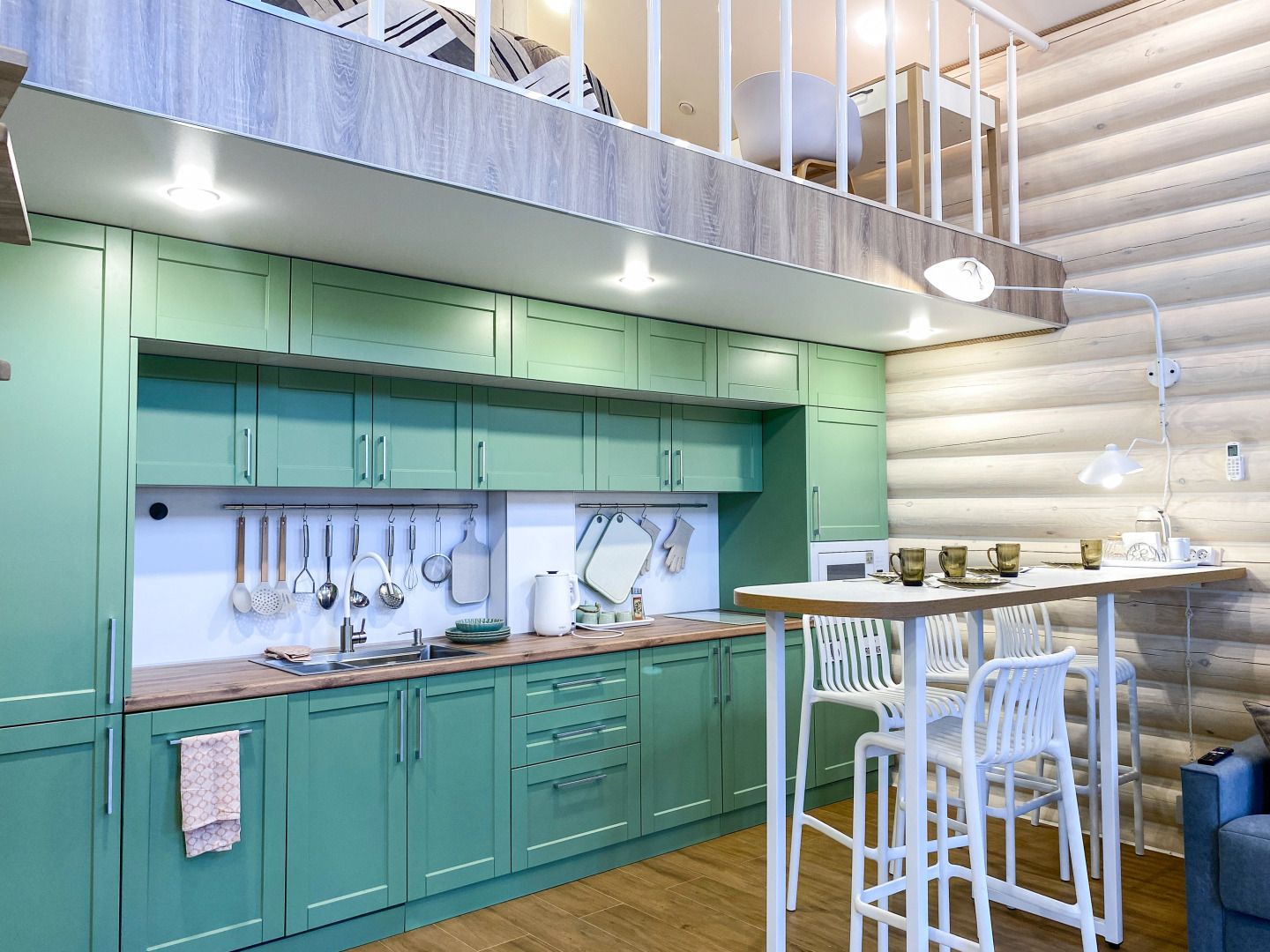 Частный дом  Три Избы