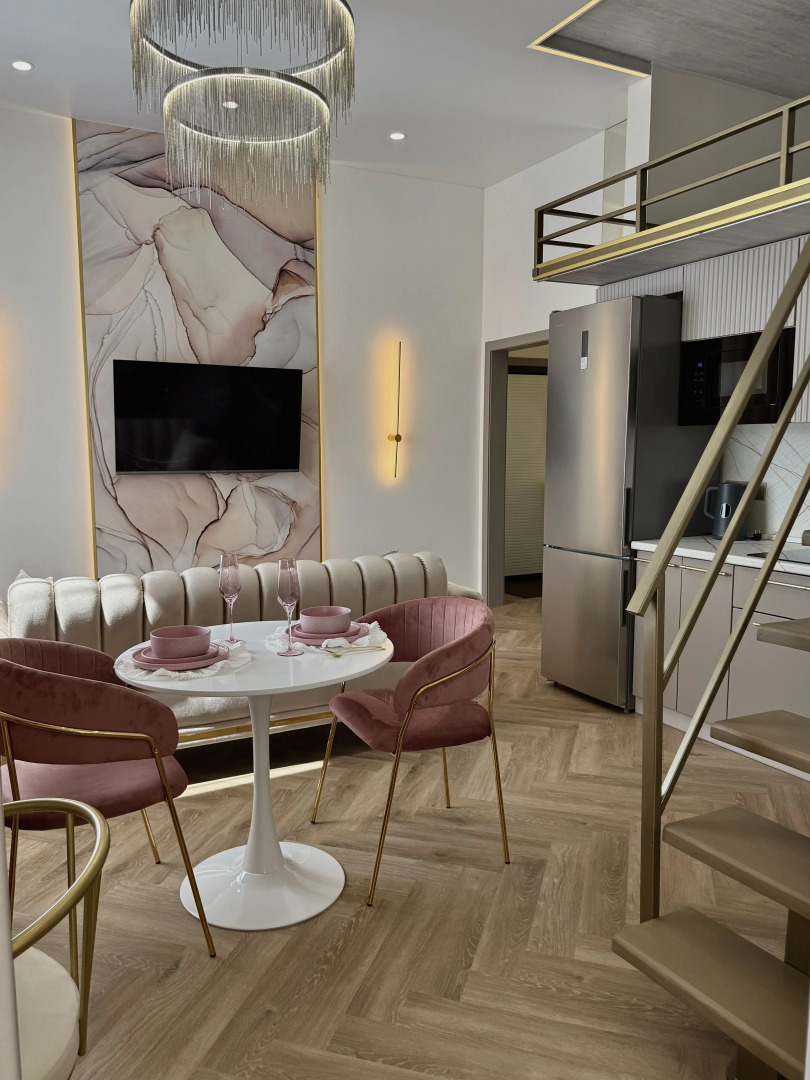 Апартаменты Двухуровневая студия KrasLoft в ЖК Преображенский на троих