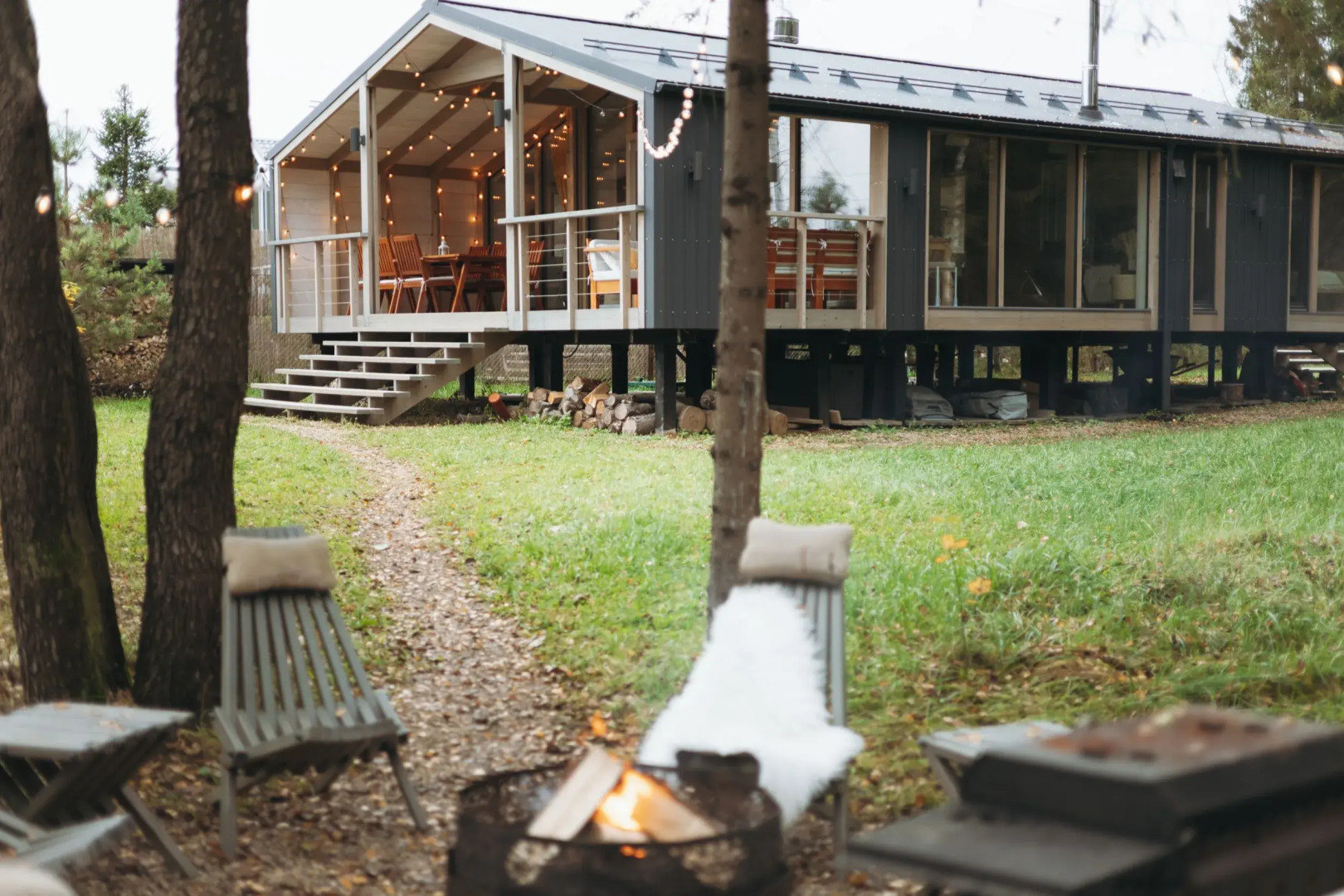 Частный дом с баней и чаном у воды и леса