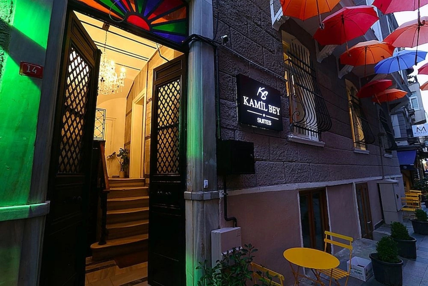 Отель Kamil Bey Suites